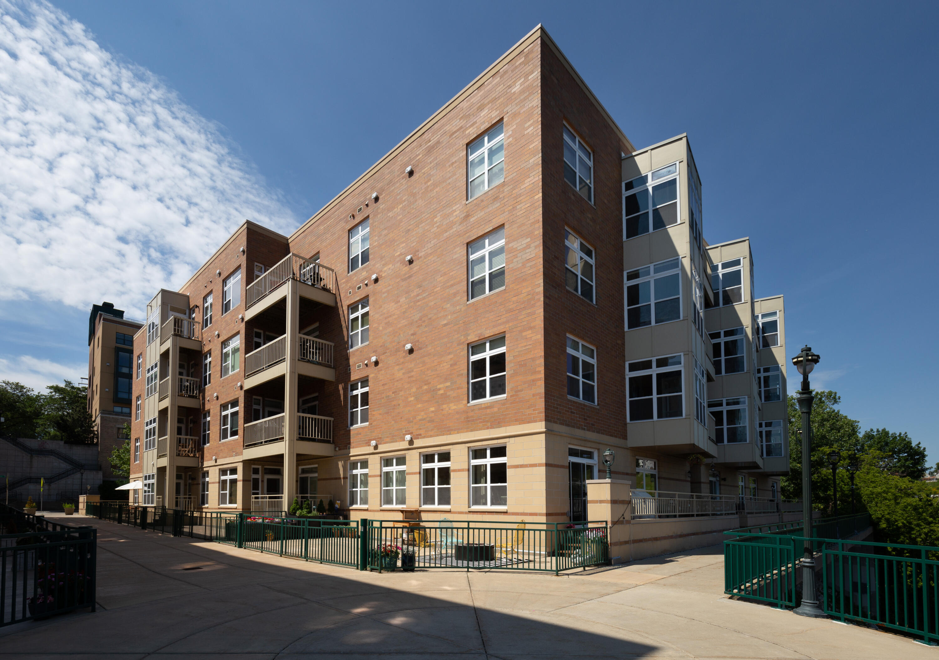 1915 N Water St Unit: 409