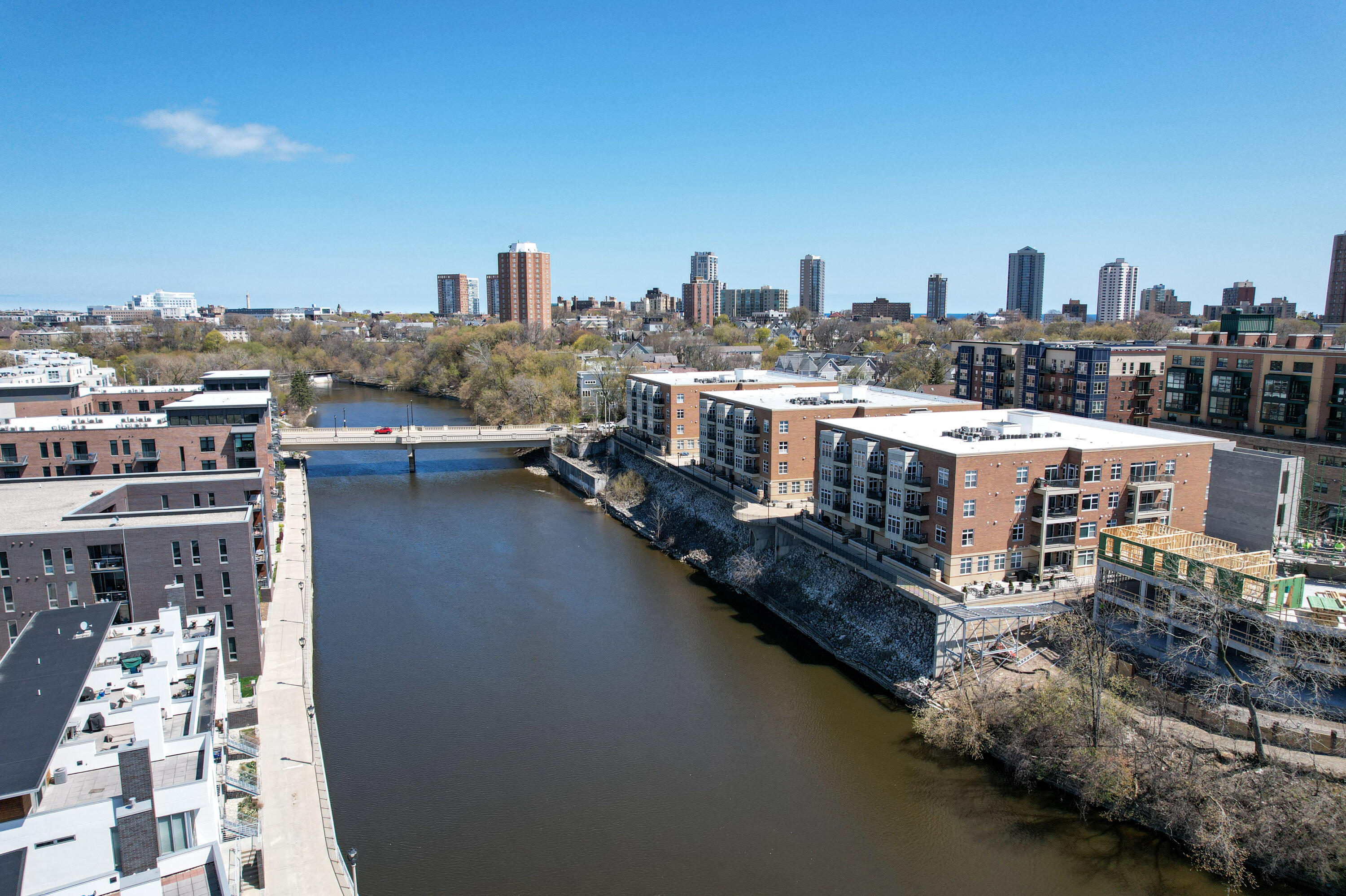 1915 N Water St Unit: 409