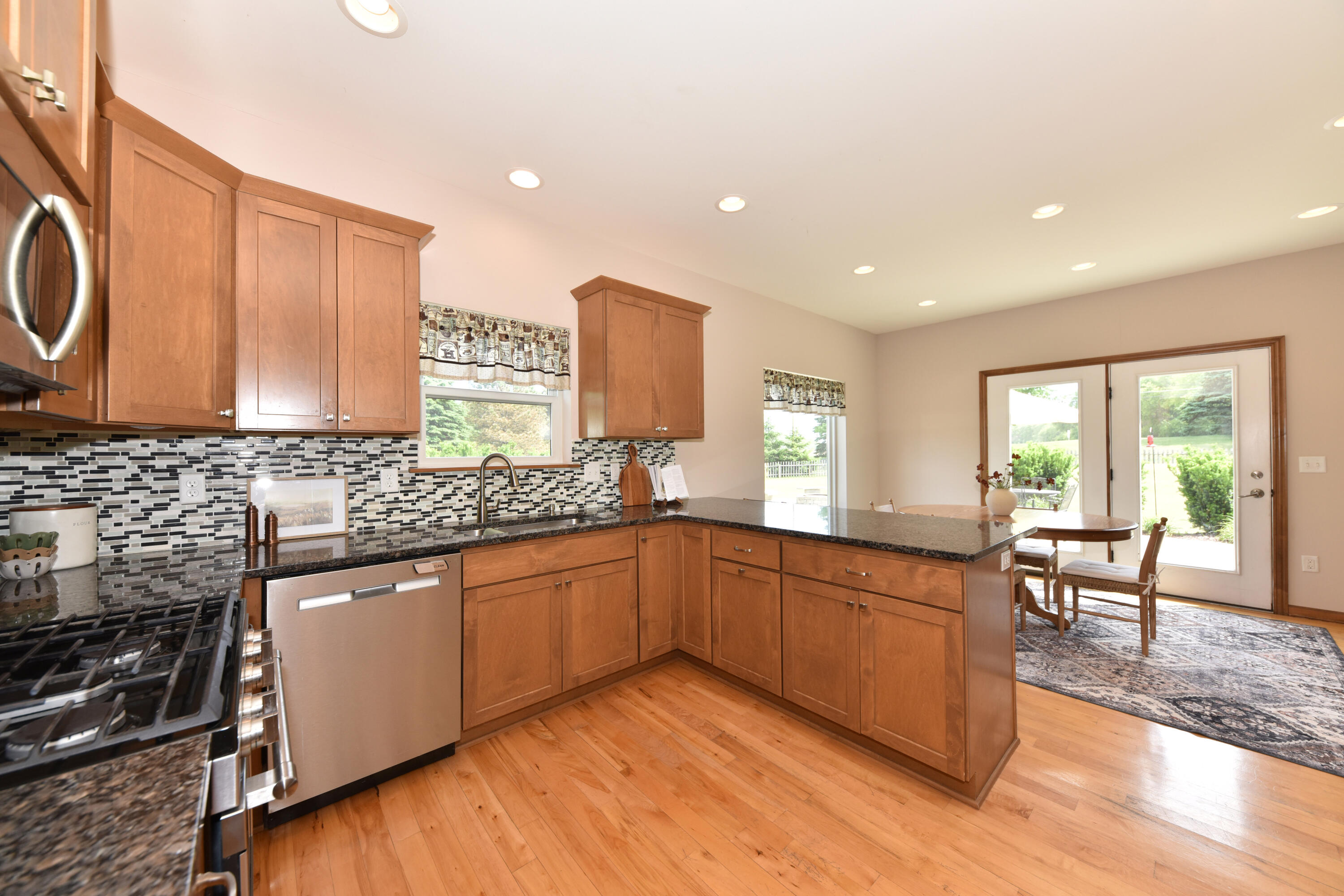 4915 Meadowview Ct