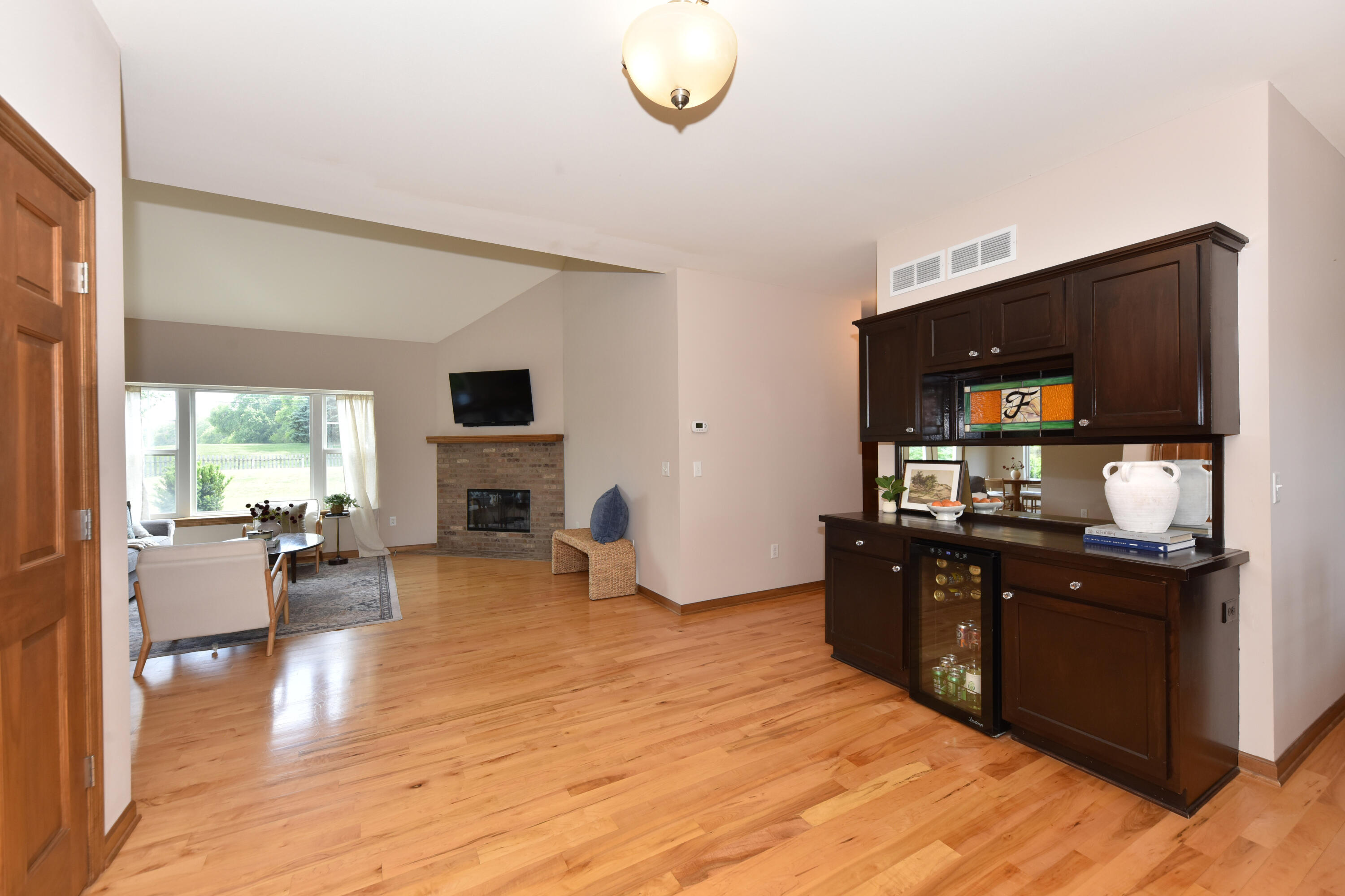 4915 Meadowview Ct
