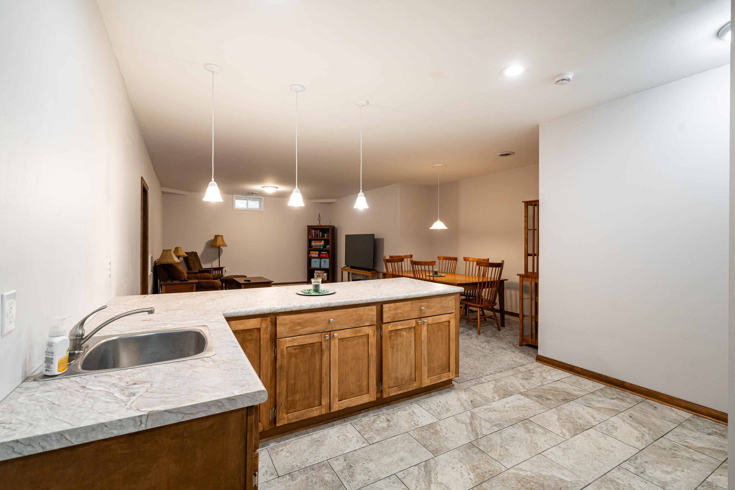 4915 Meadowview Ct