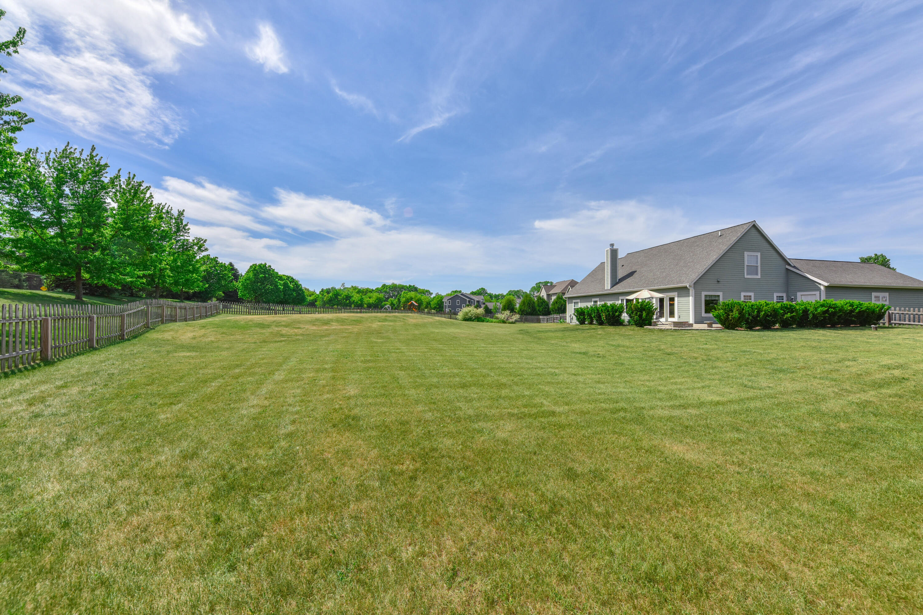 4915 Meadowview Ct