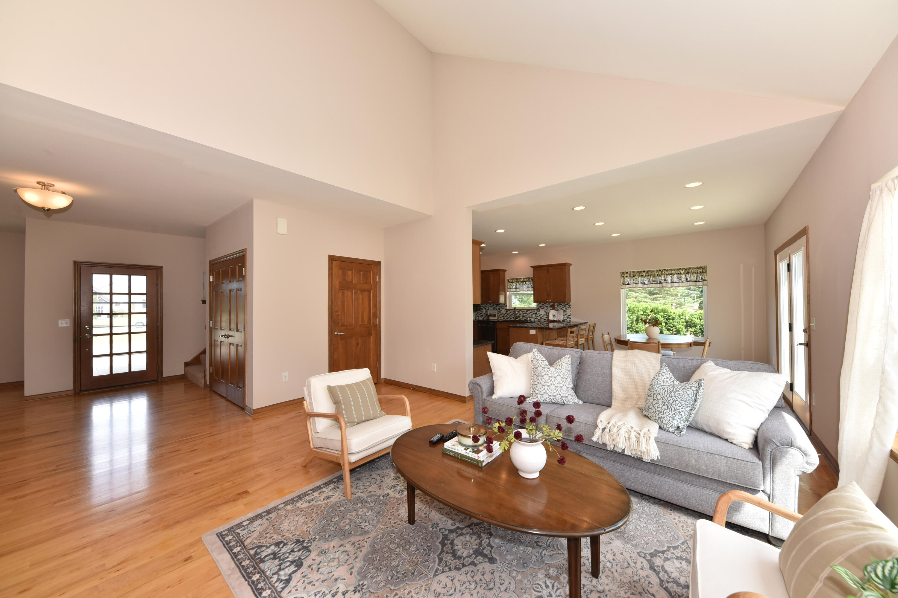 4915 Meadowview Ct