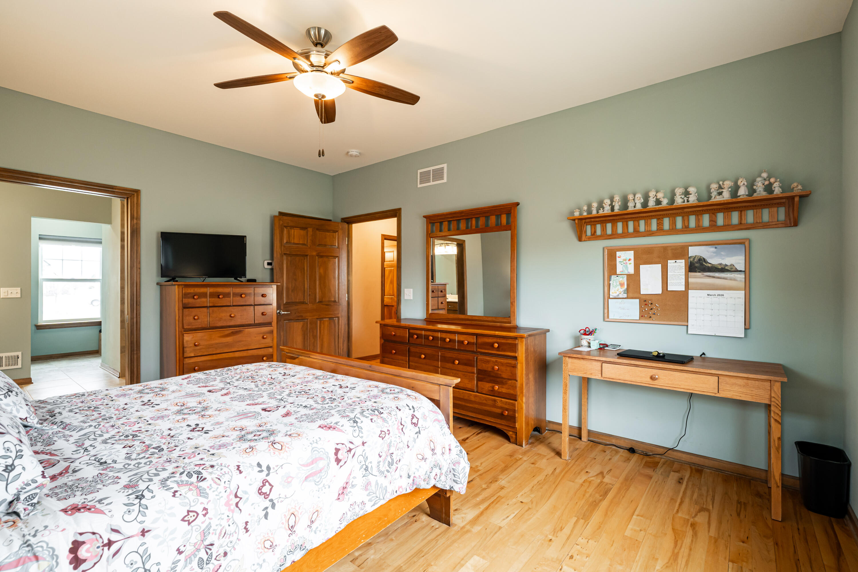 4915 Meadowview Ct