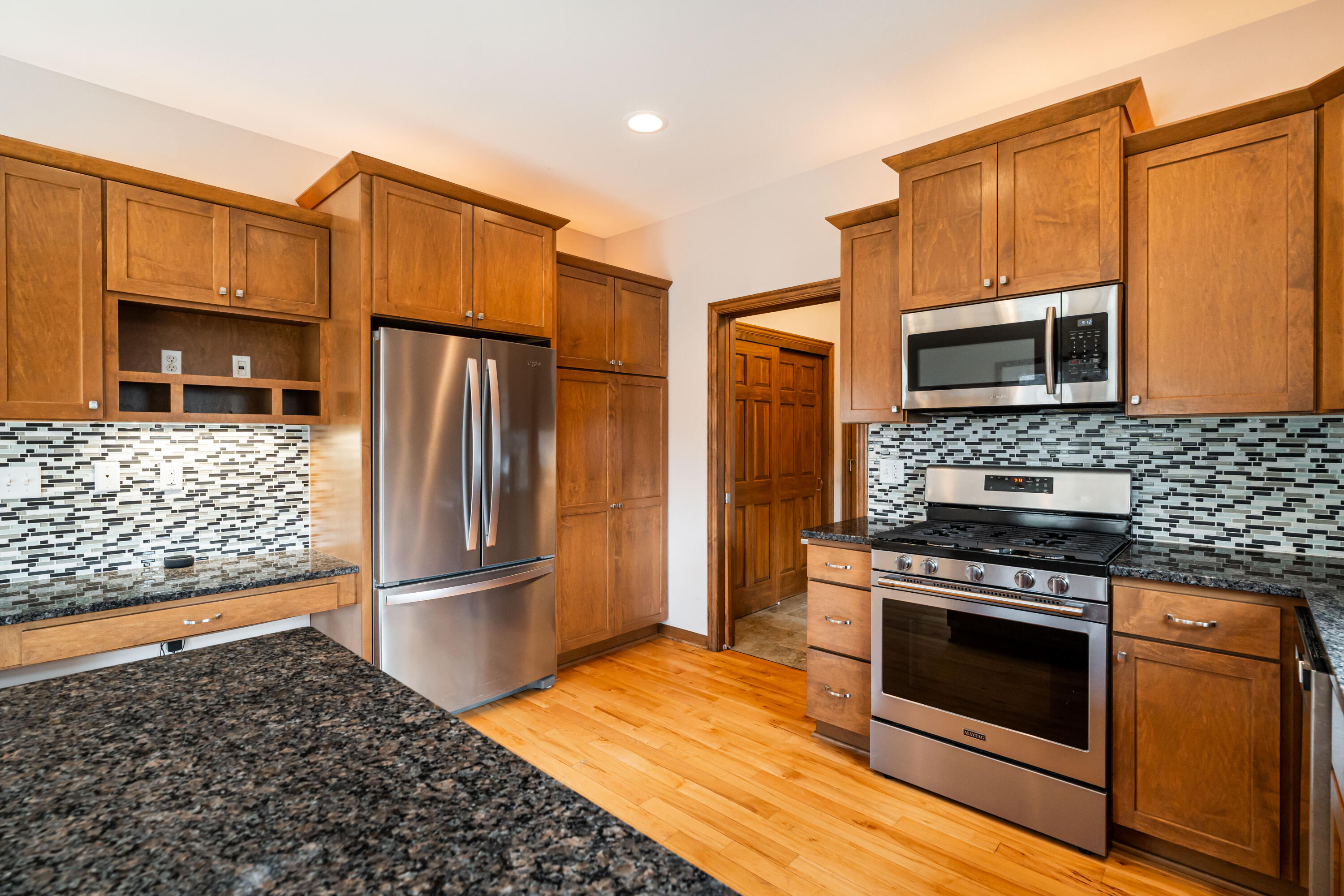 4915 Meadowview Ct