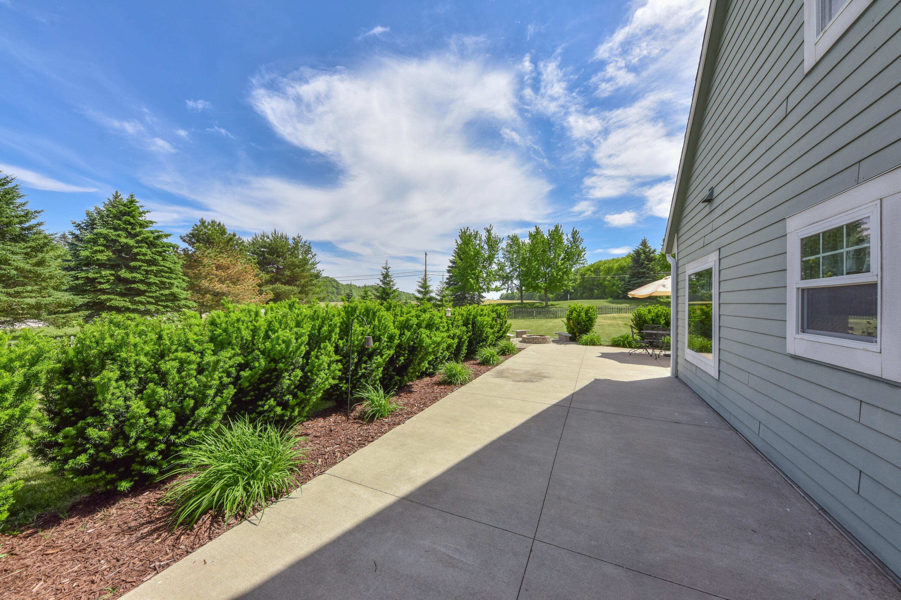 4915 Meadowview Ct