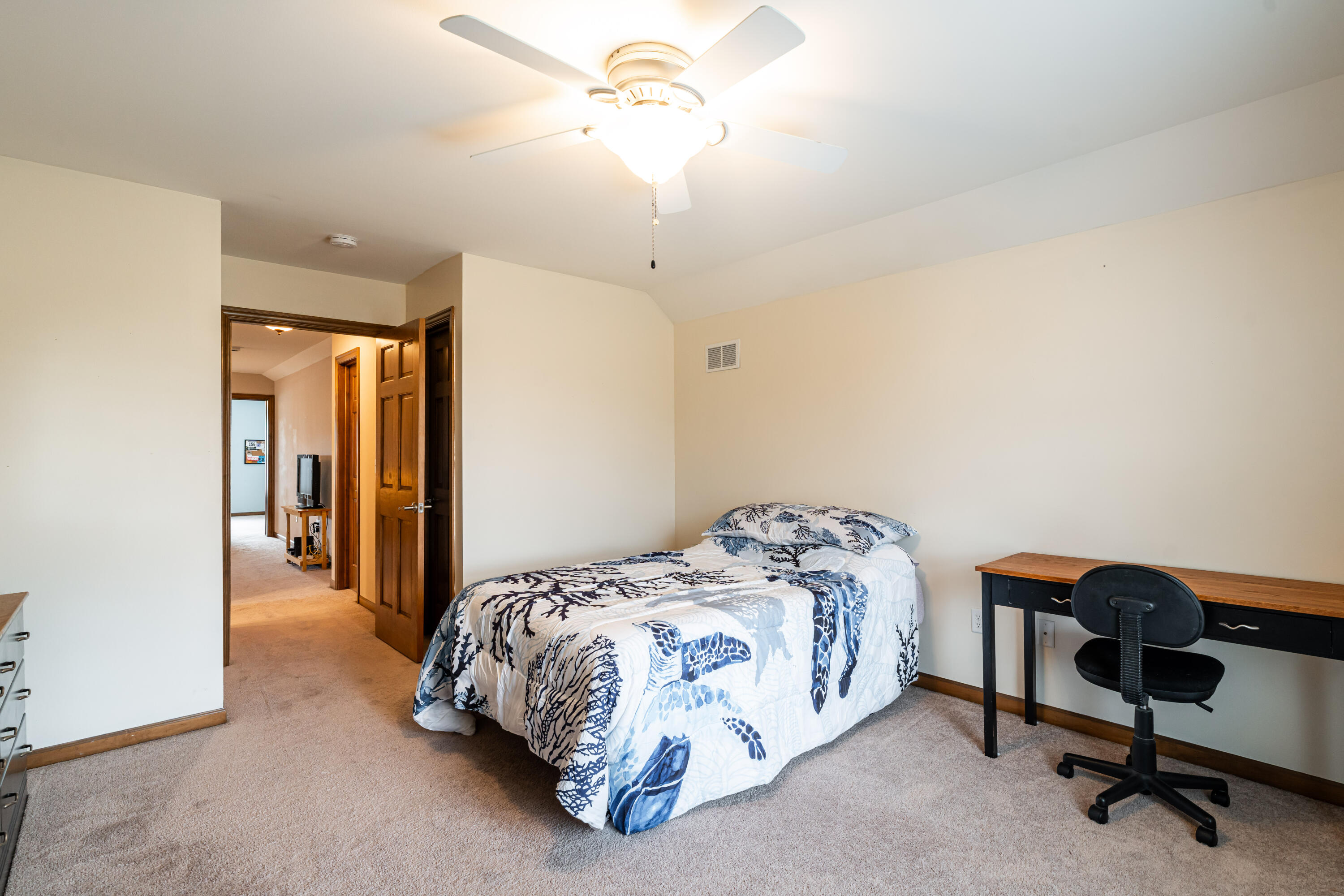 4915 Meadowview Ct