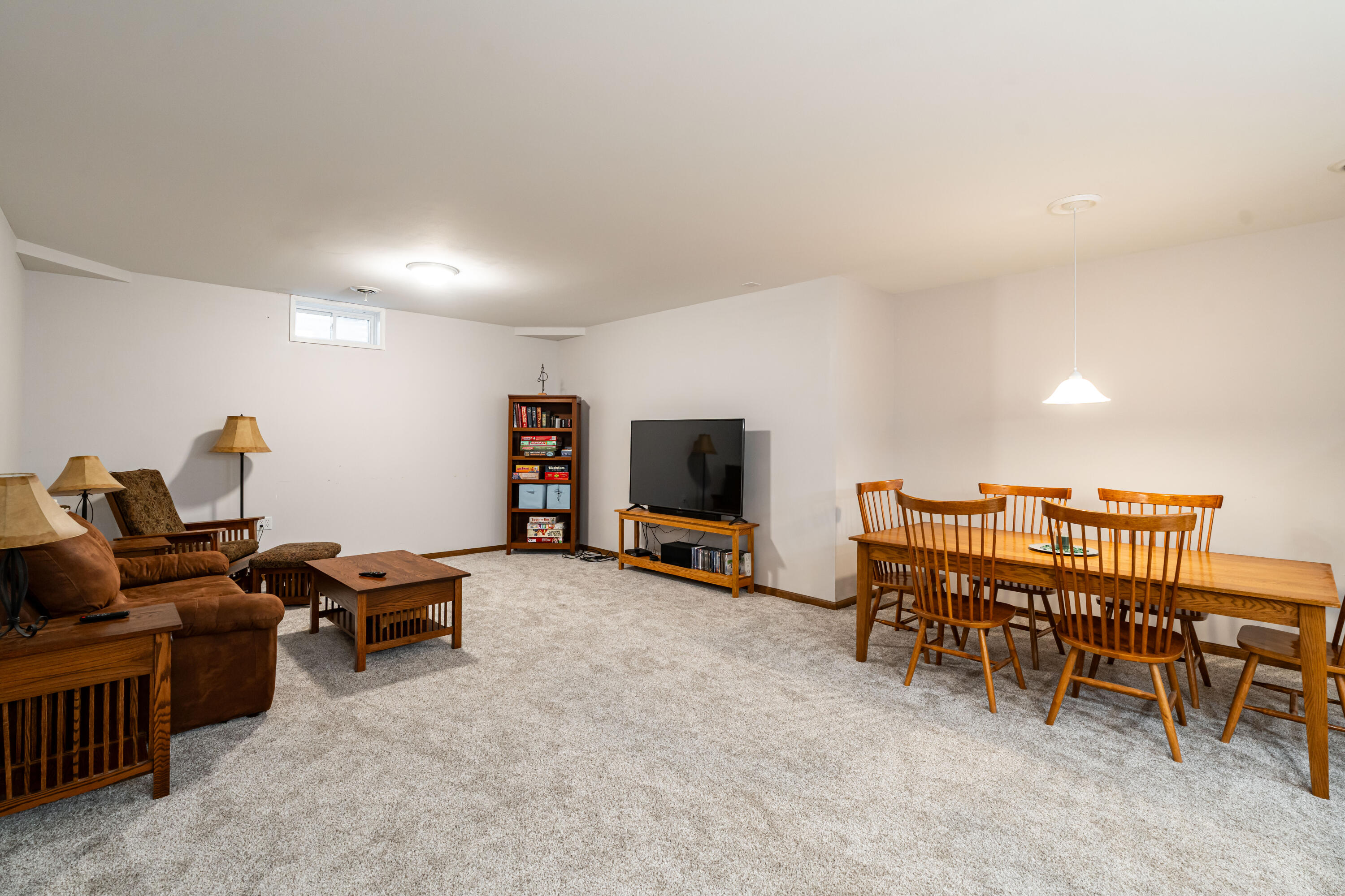 4915 Meadowview Ct