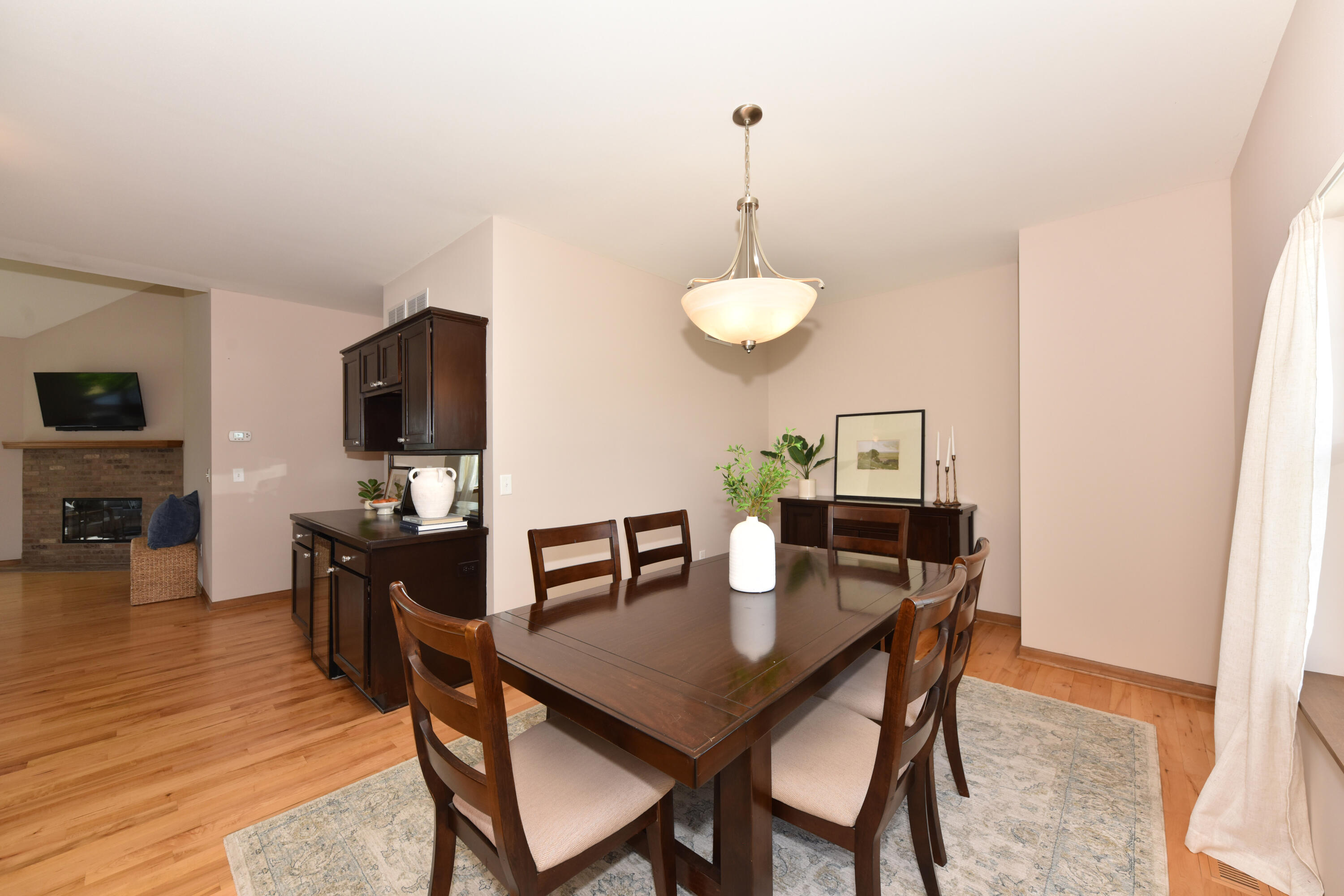 4915 Meadowview Ct