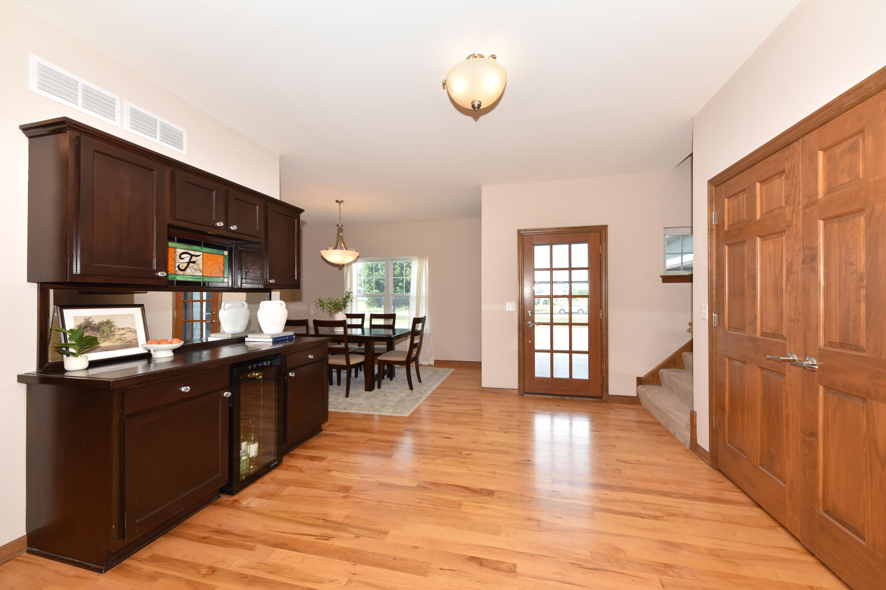 4915 Meadowview Ct