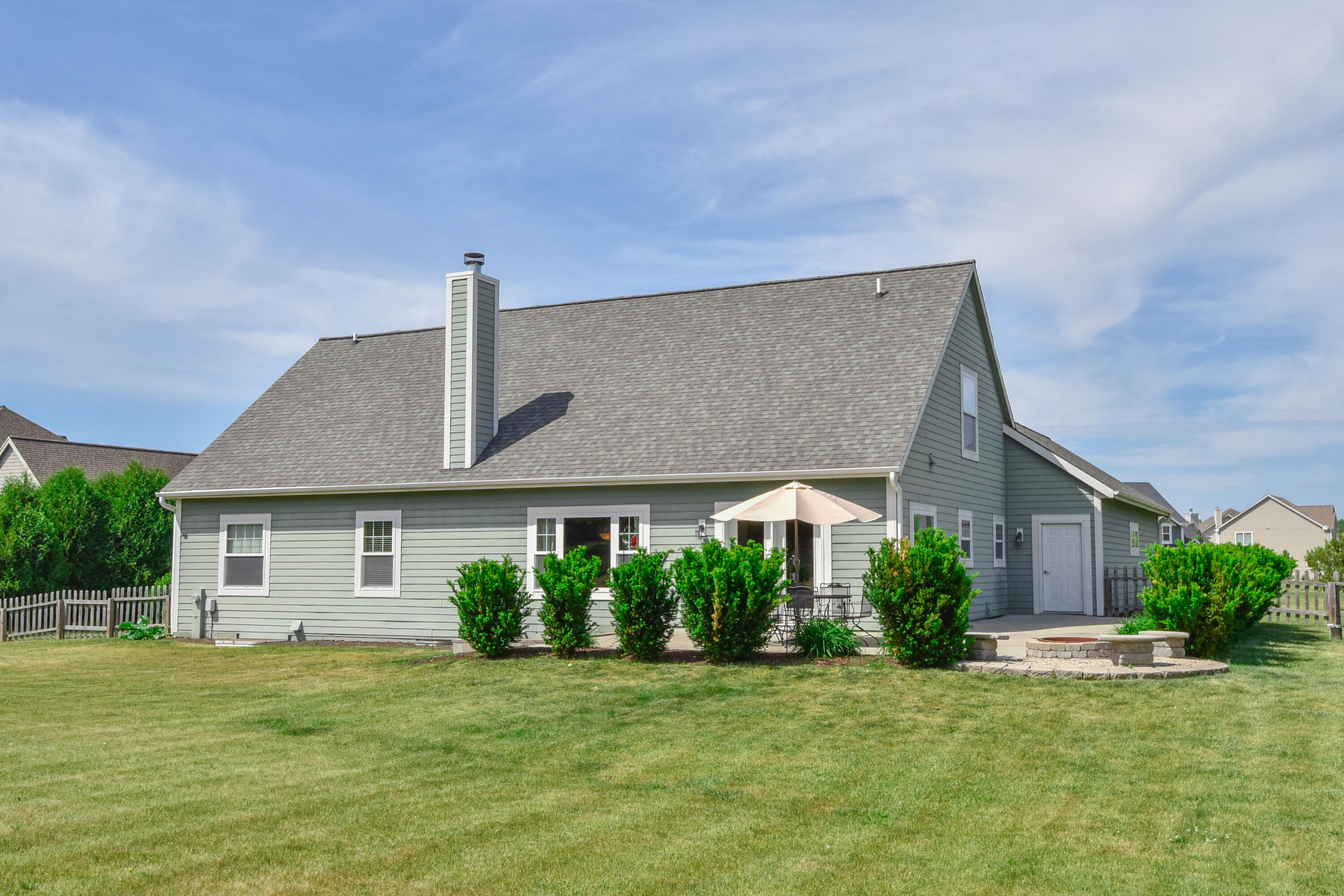 4915 Meadowview Ct