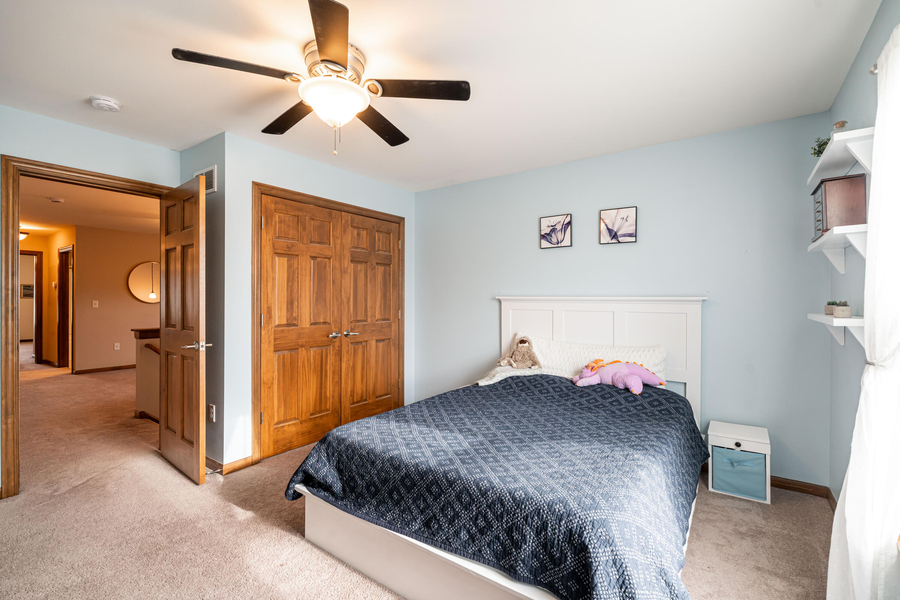 4915 Meadowview Ct