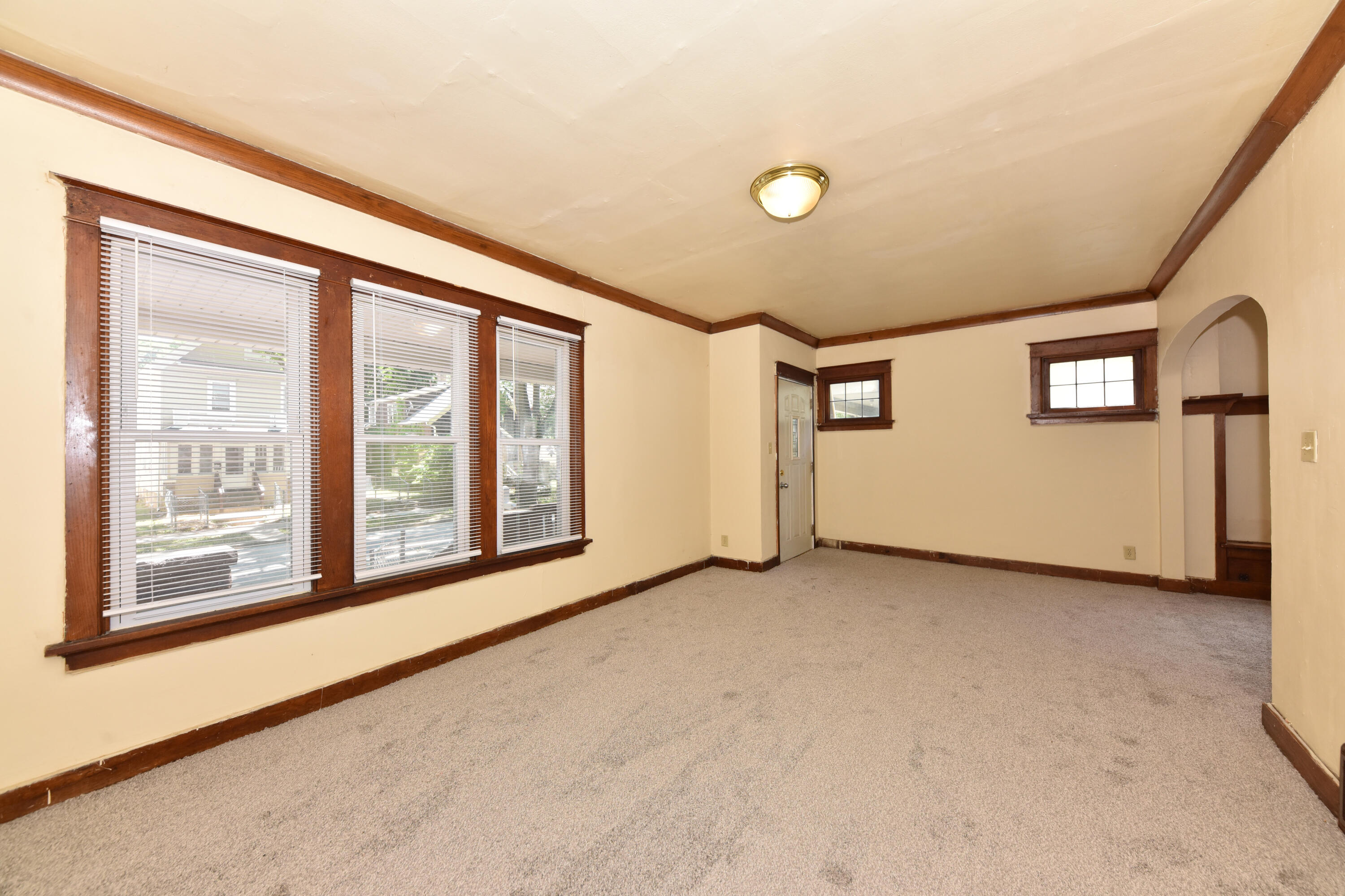 2431 N 45th St, 2433