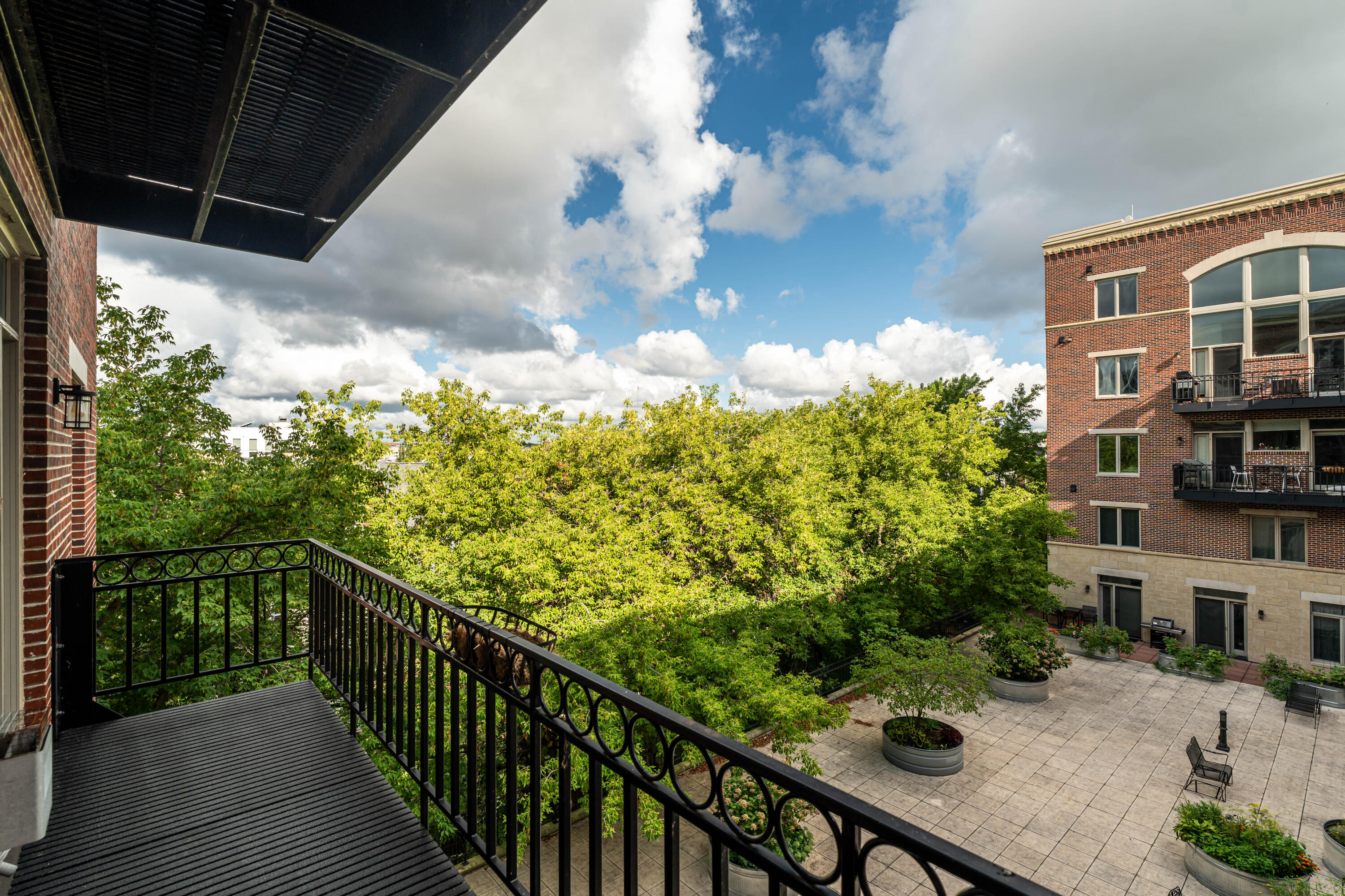 1515 N Van Buren St, 414