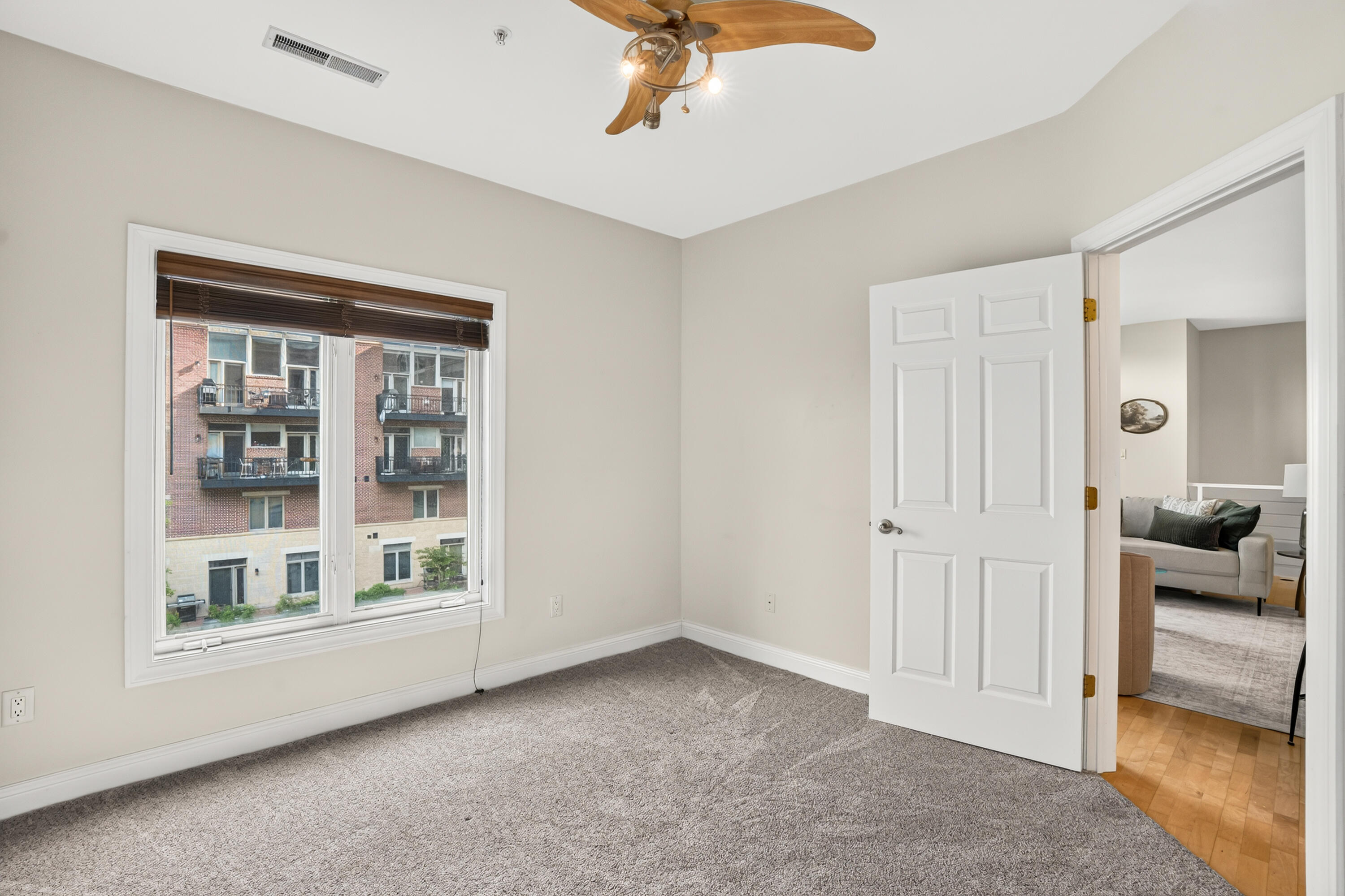1515 N Van Buren St, 414