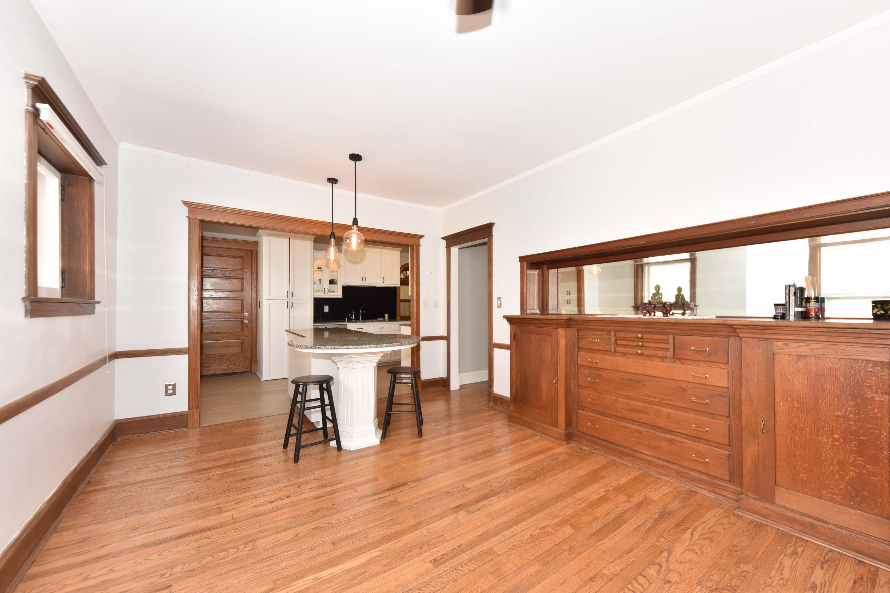 1714 E Kane Pl, L