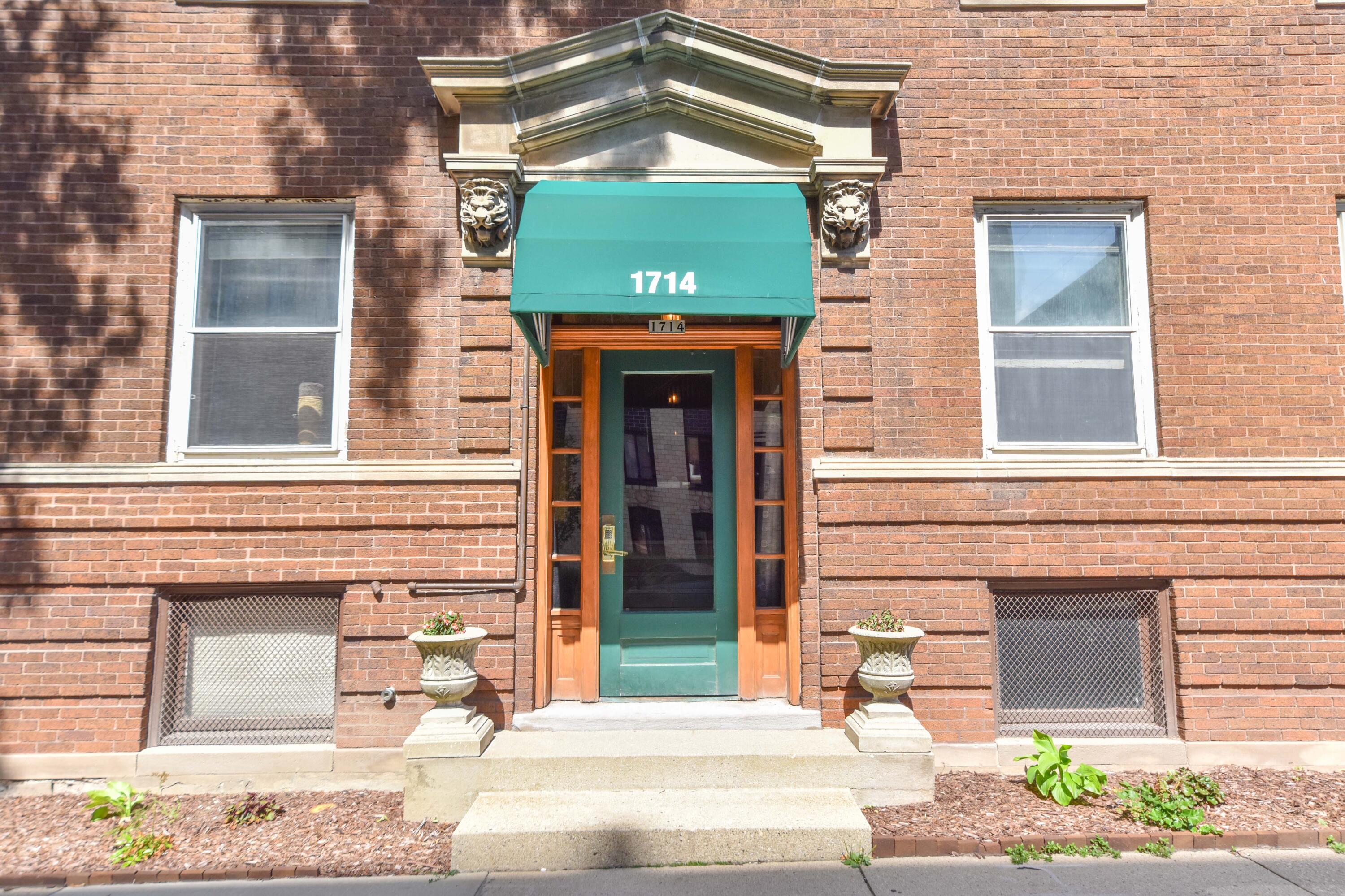 1714 E Kane Pl, L