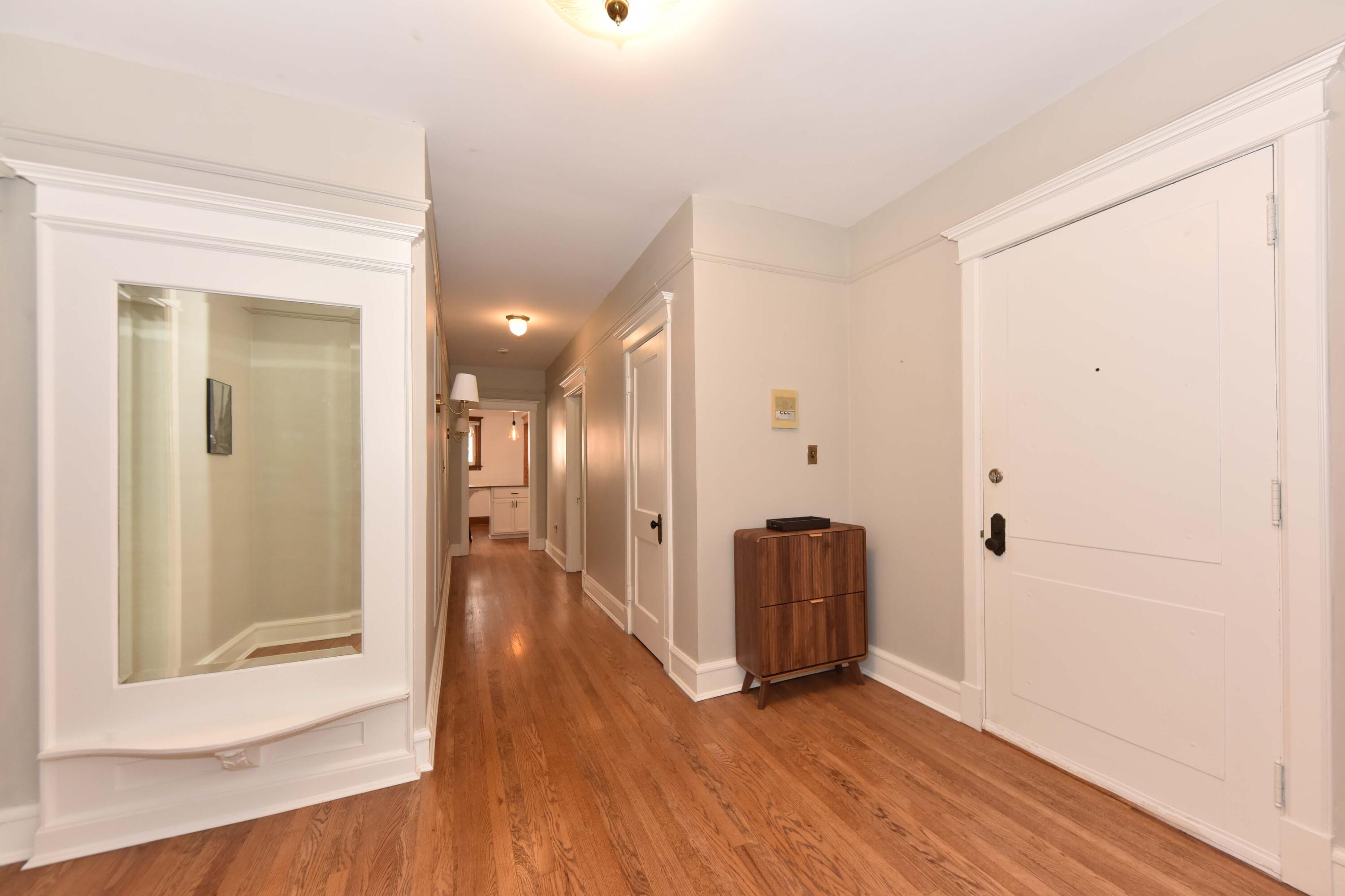 1714 E Kane Pl, L