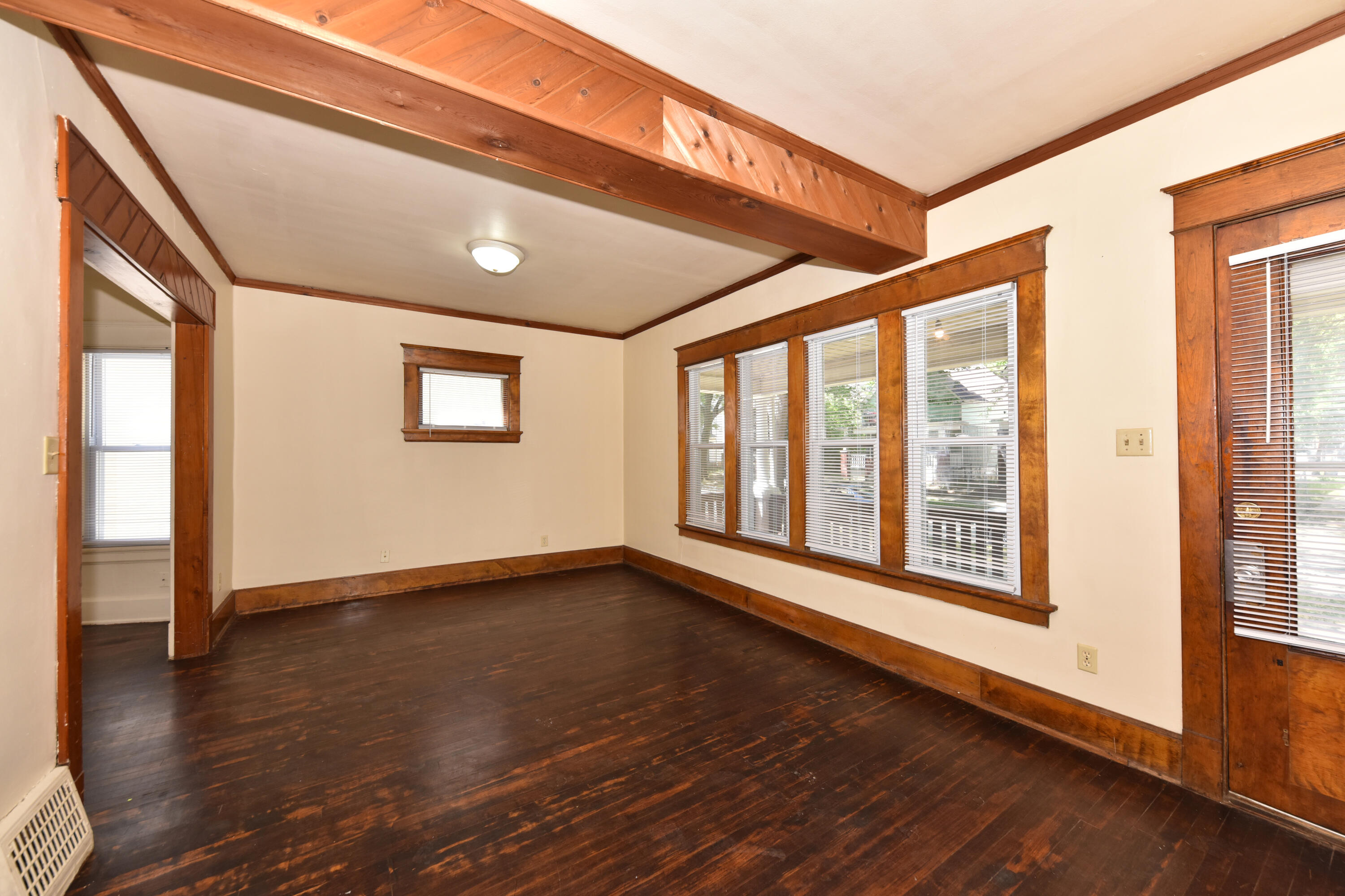 2432 N 45th St, 2434
