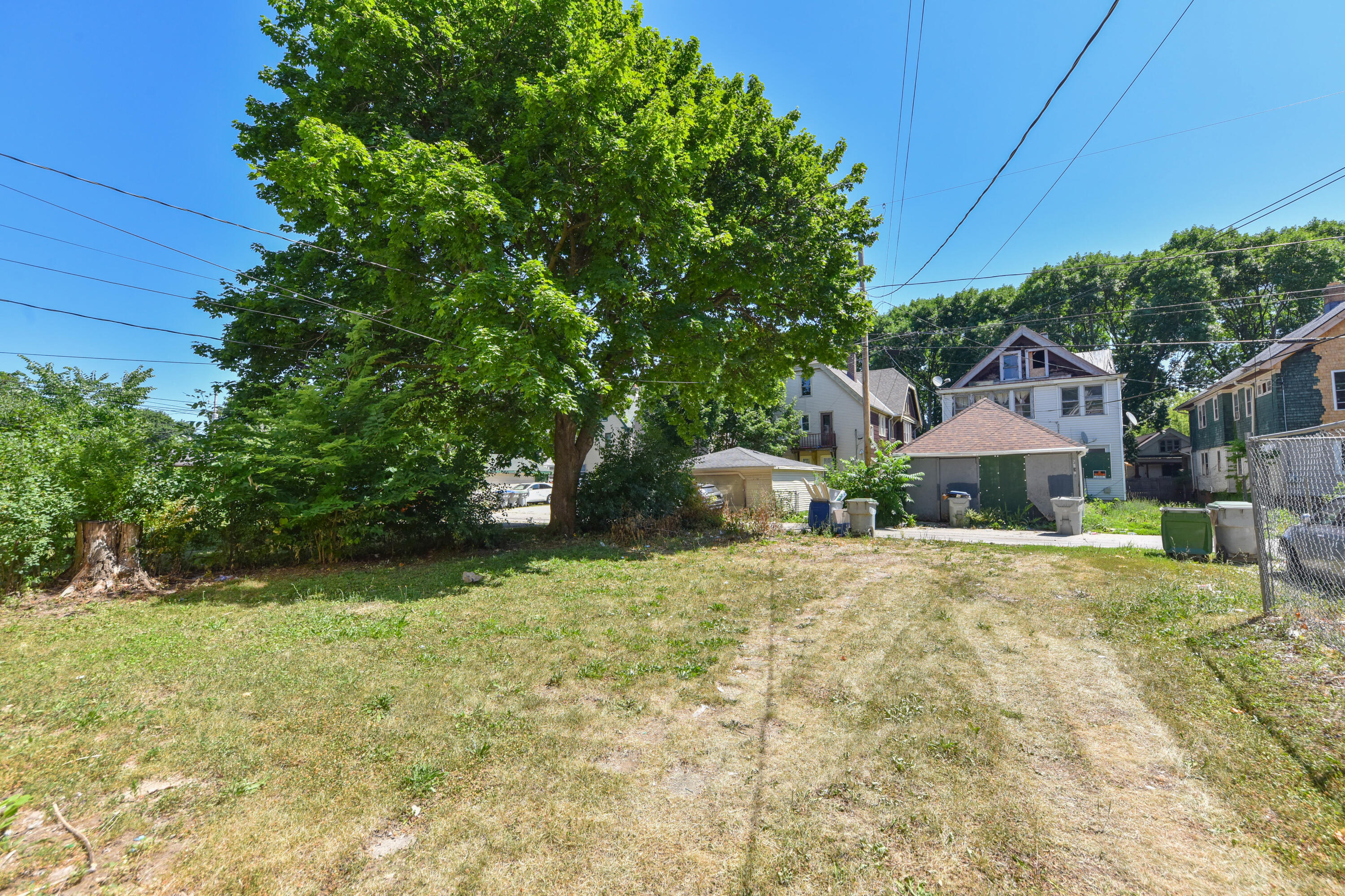 2432 N 45th St, 2434
