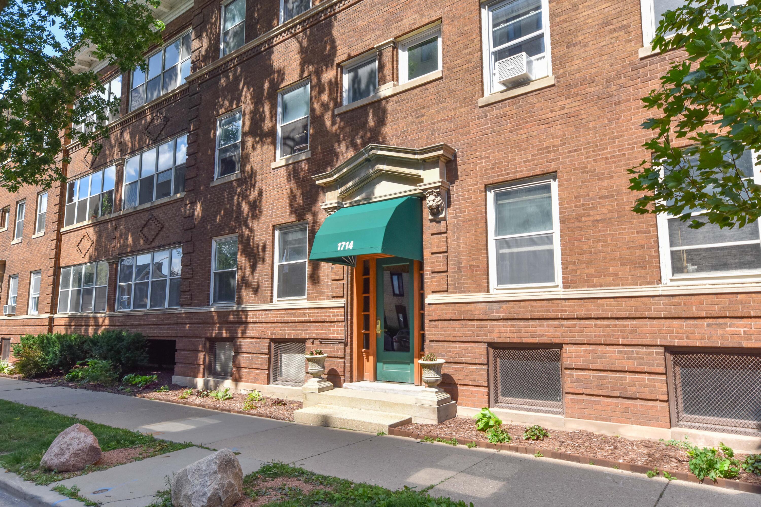 1714 E Kane Pl, L