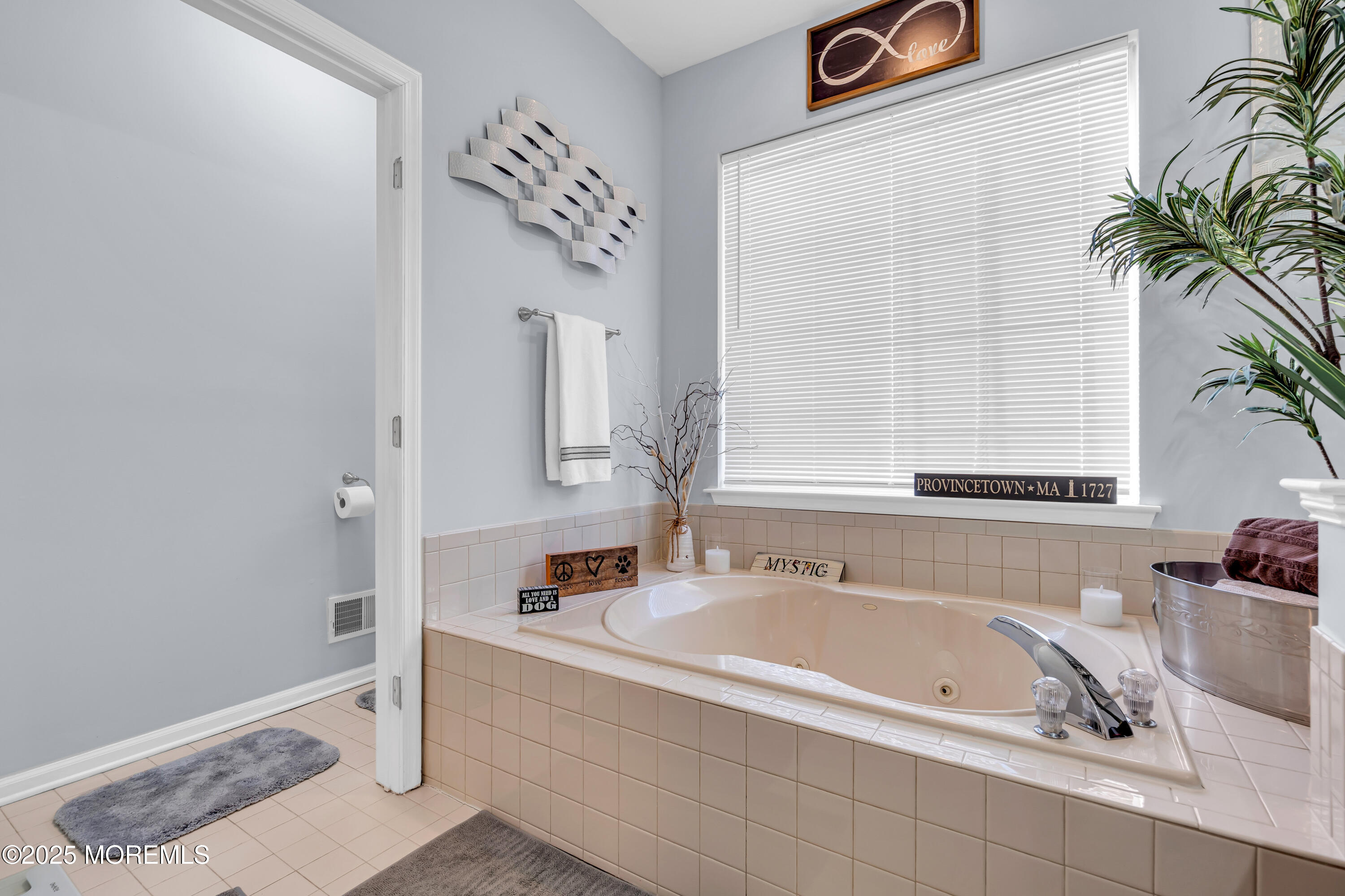 2 Kettle Creek Court