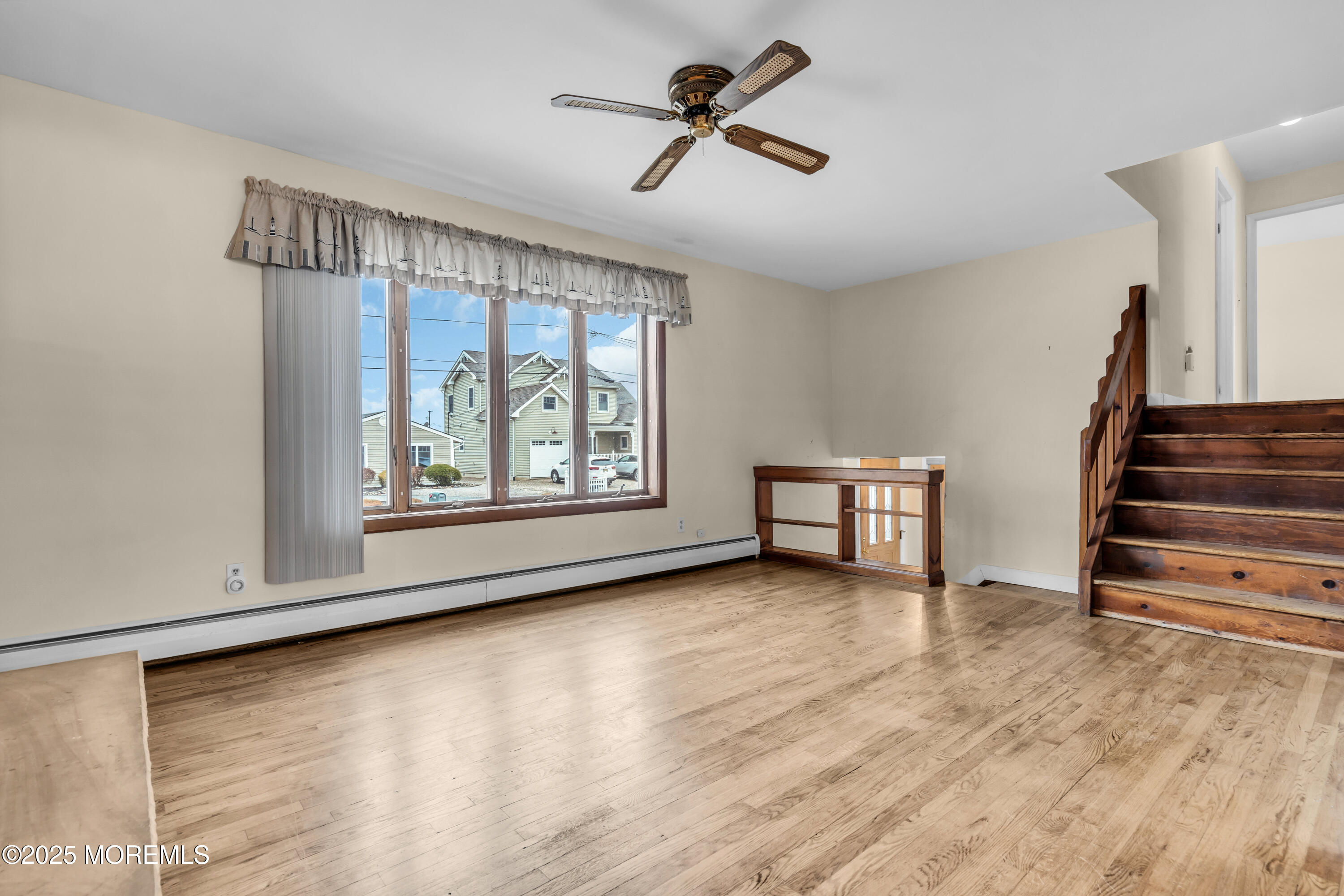 220 Montclair Road S