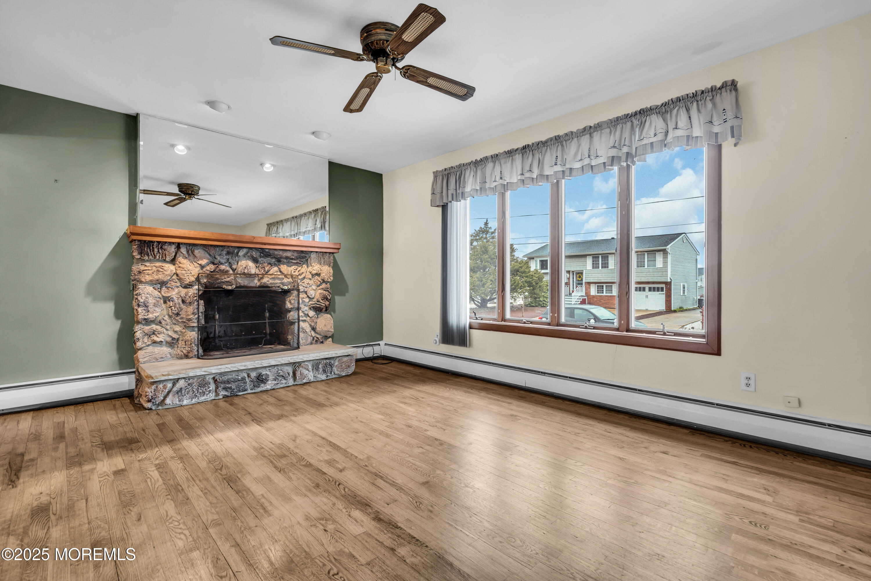 220 Montclair Road S