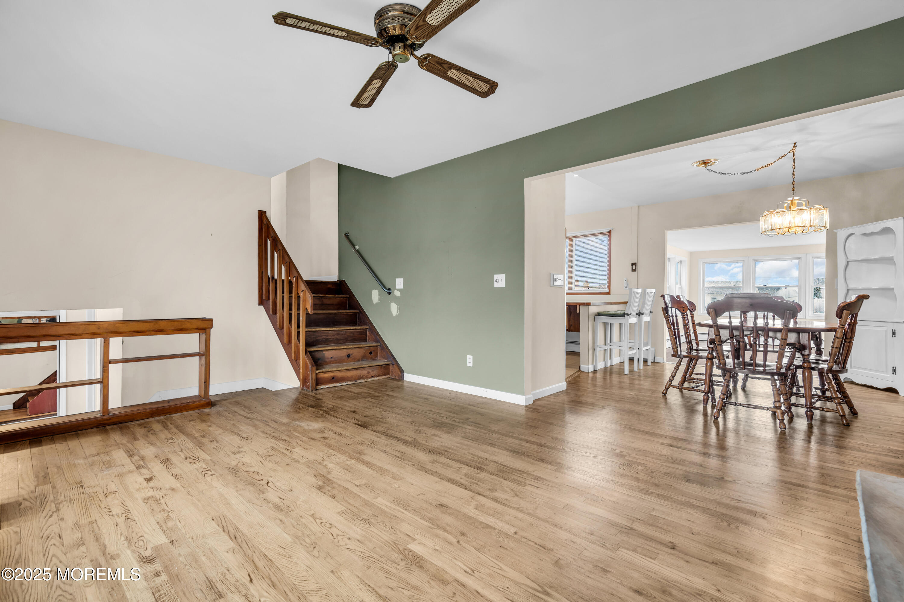 220 Montclair Road S