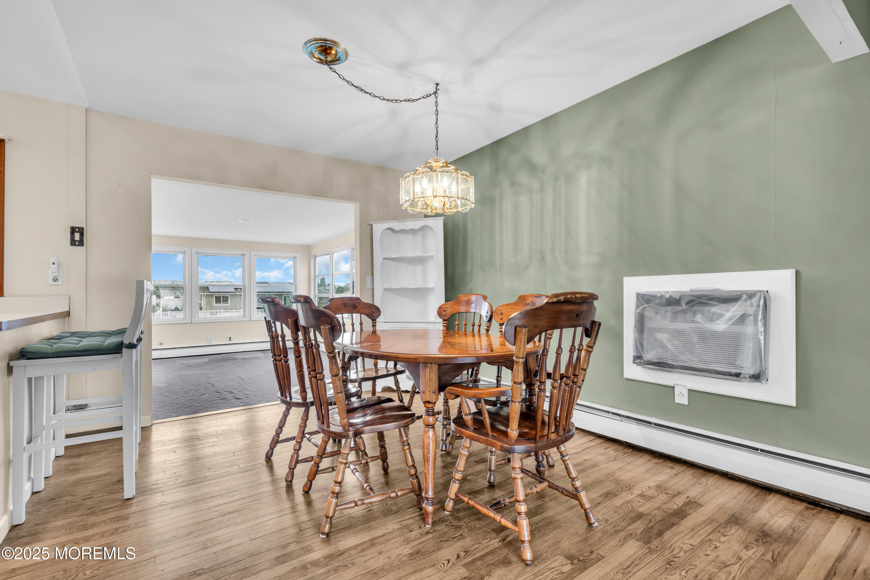 220 Montclair Road S