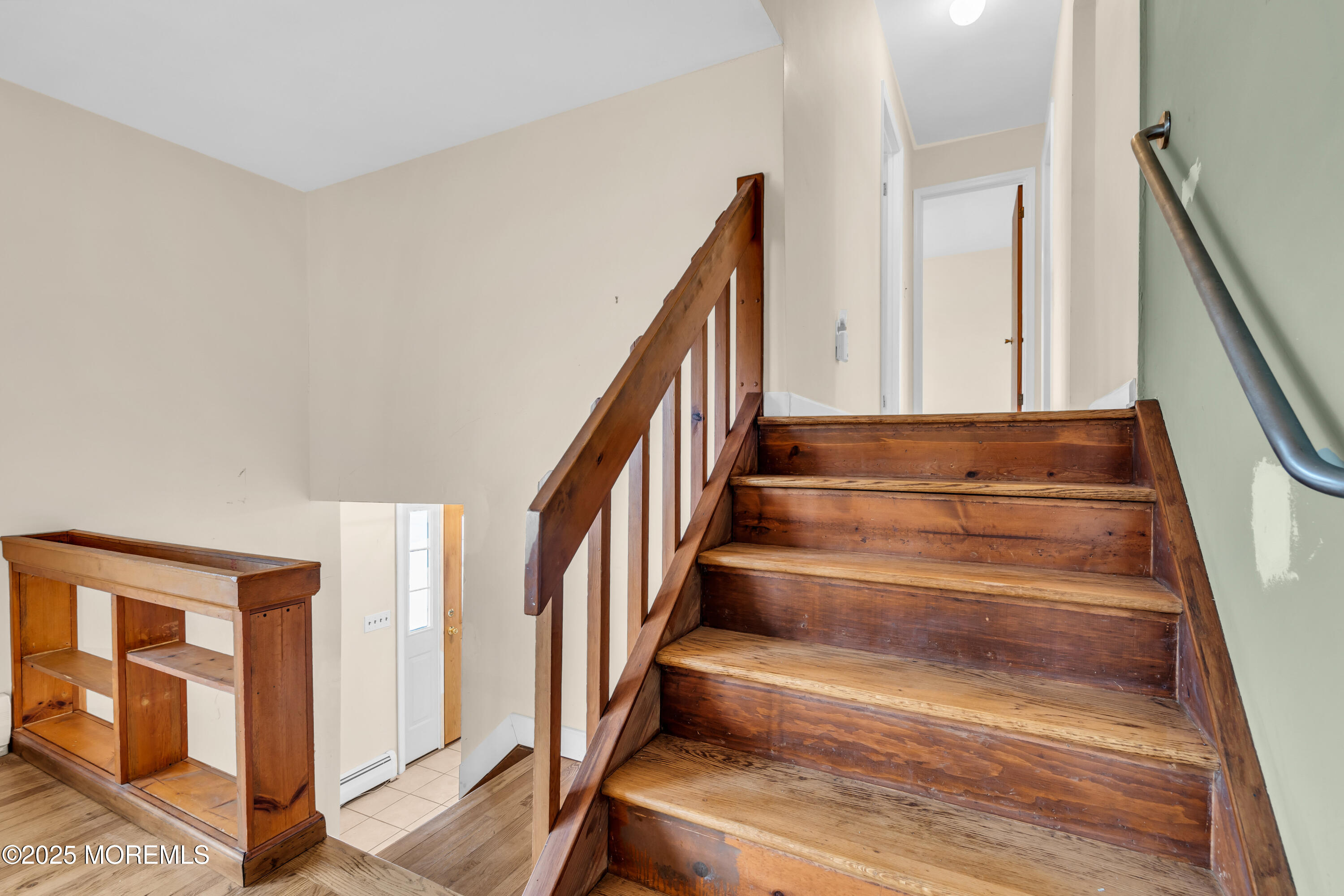 220 Montclair Road S