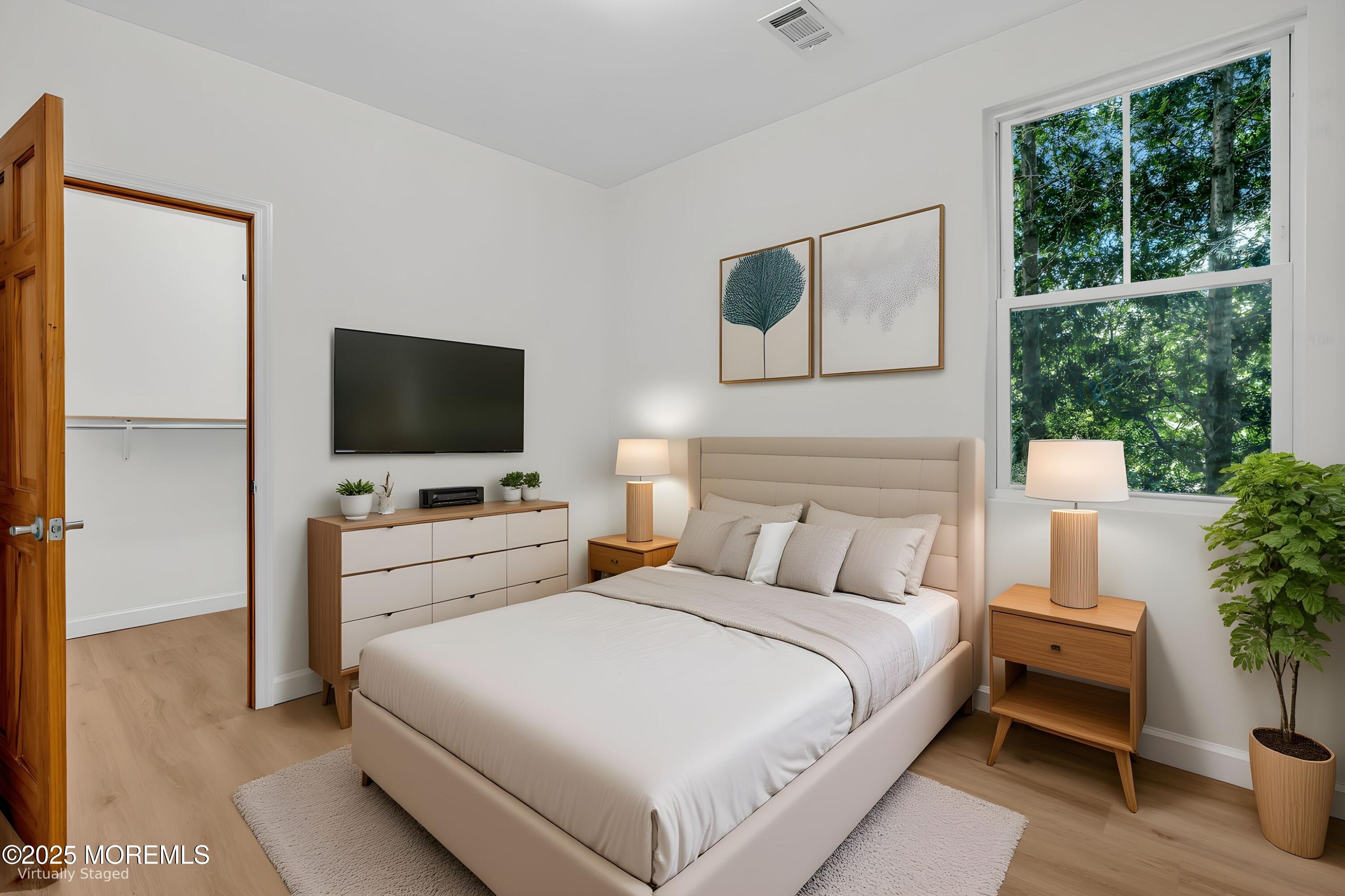 325 Hawthorne Avenue