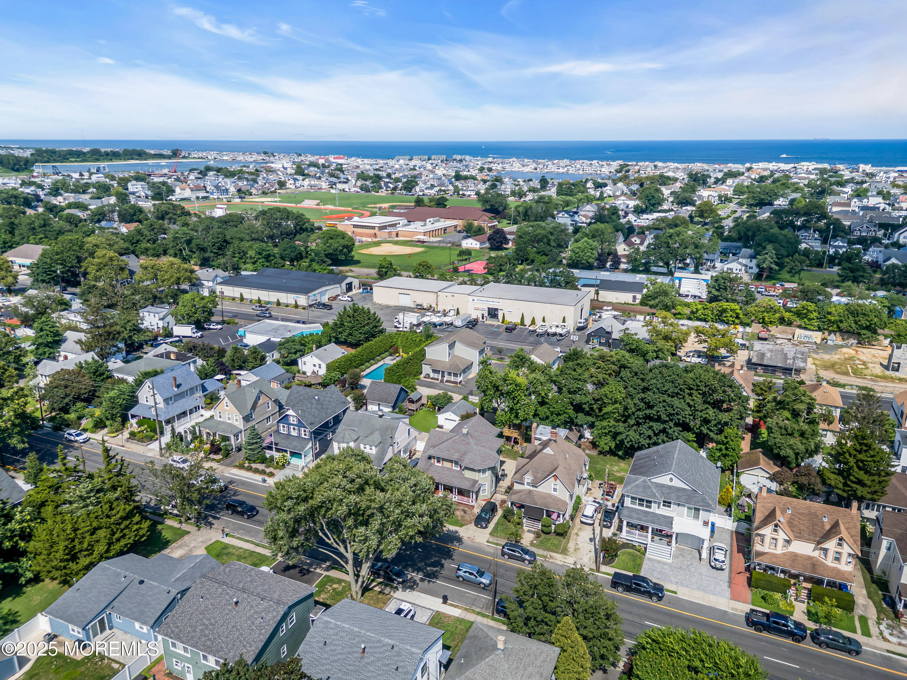 325 Hawthorne Avenue