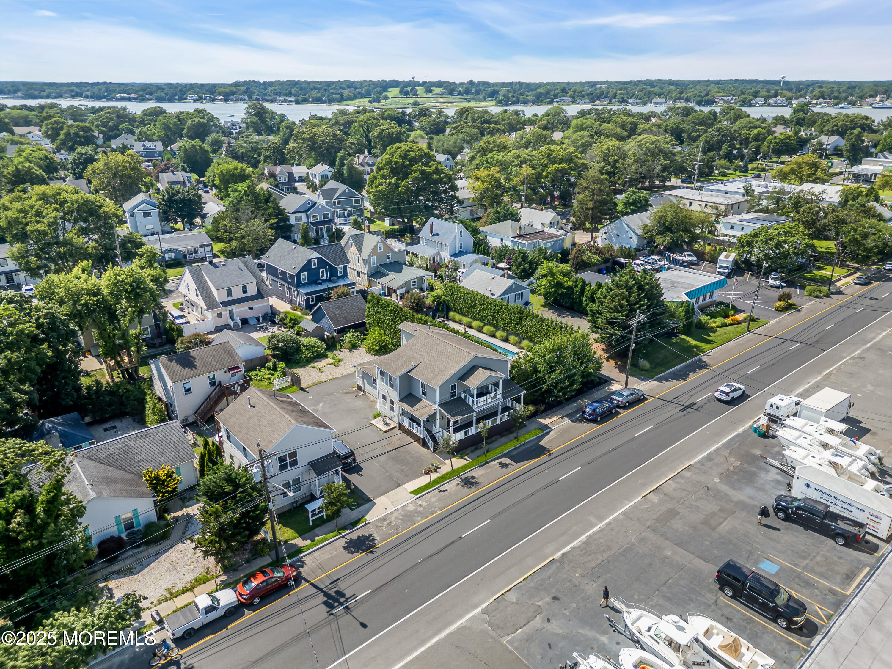 325 Hawthorne Avenue