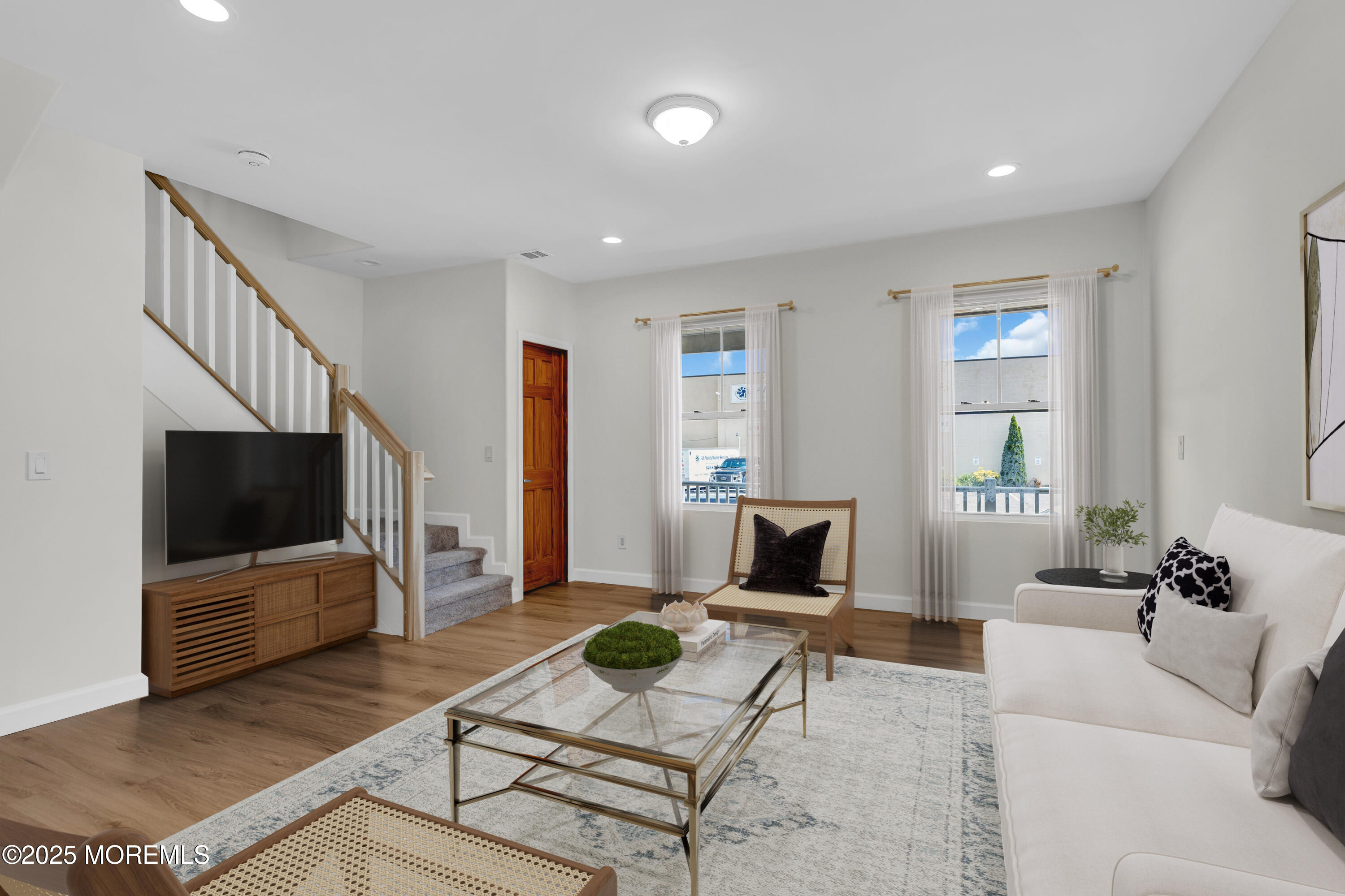 325 Hawthorne Avenue