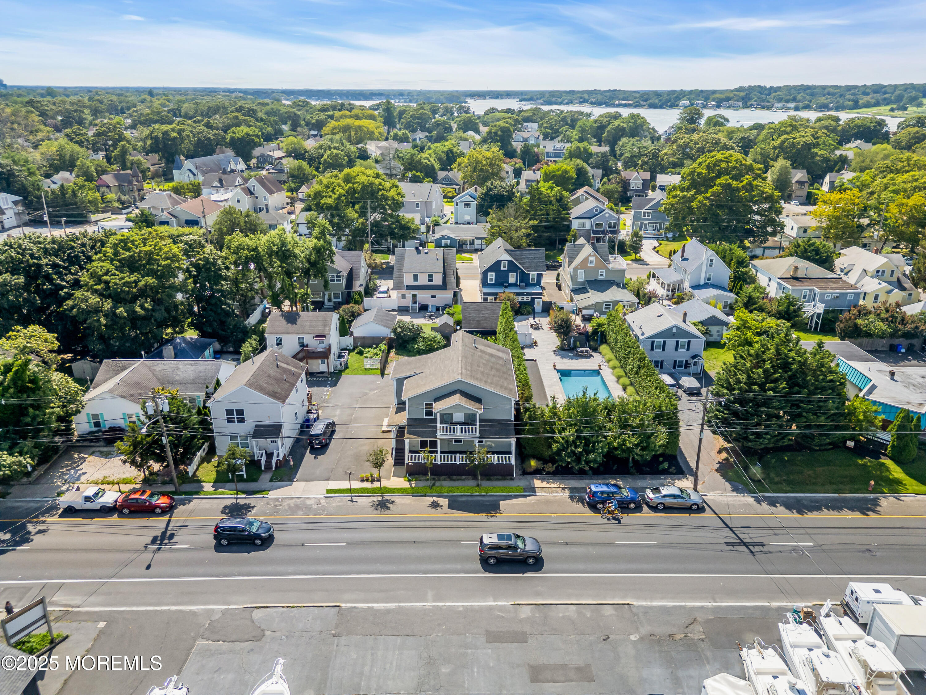 325 Hawthorne Avenue