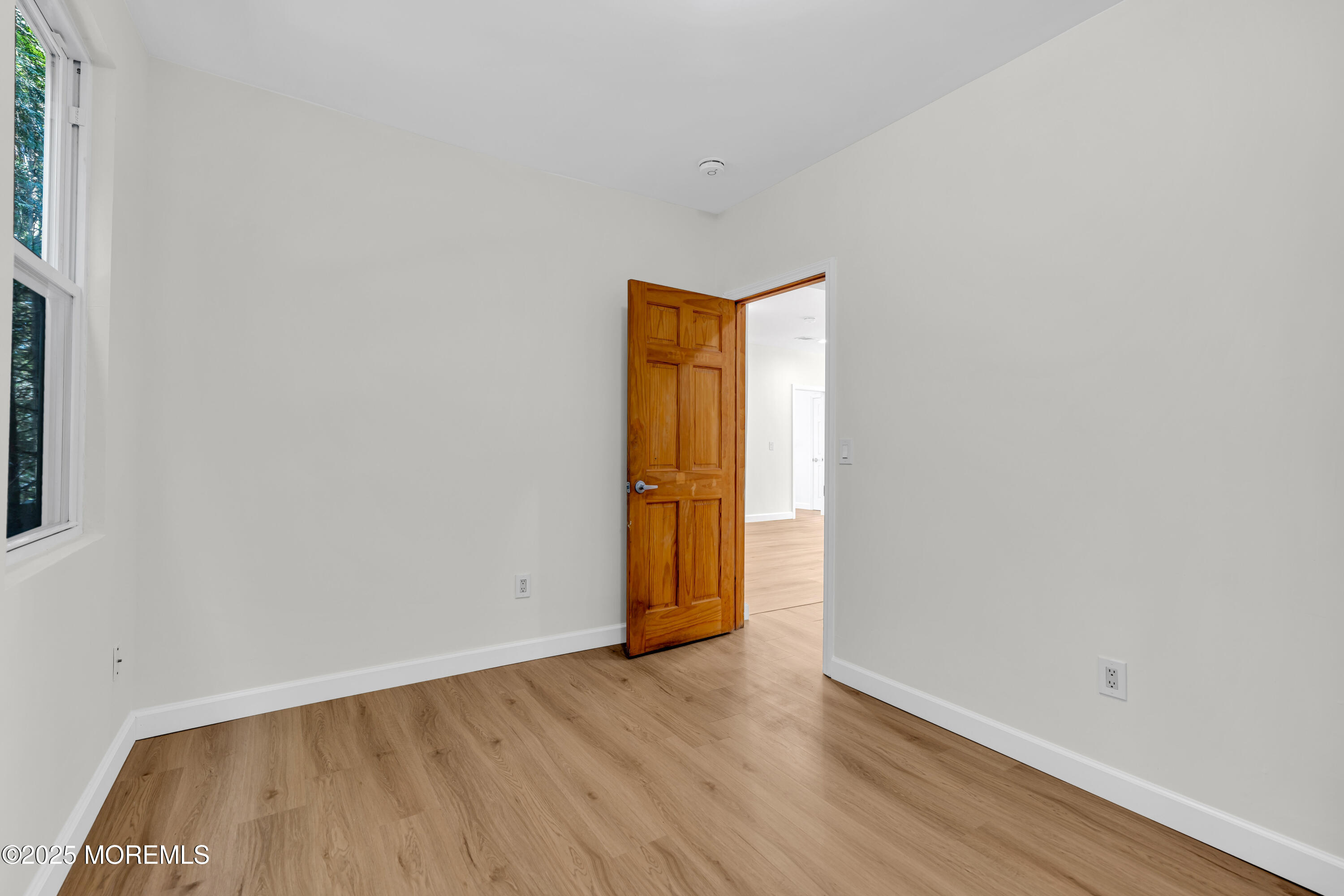 325 Hawthorne Avenue