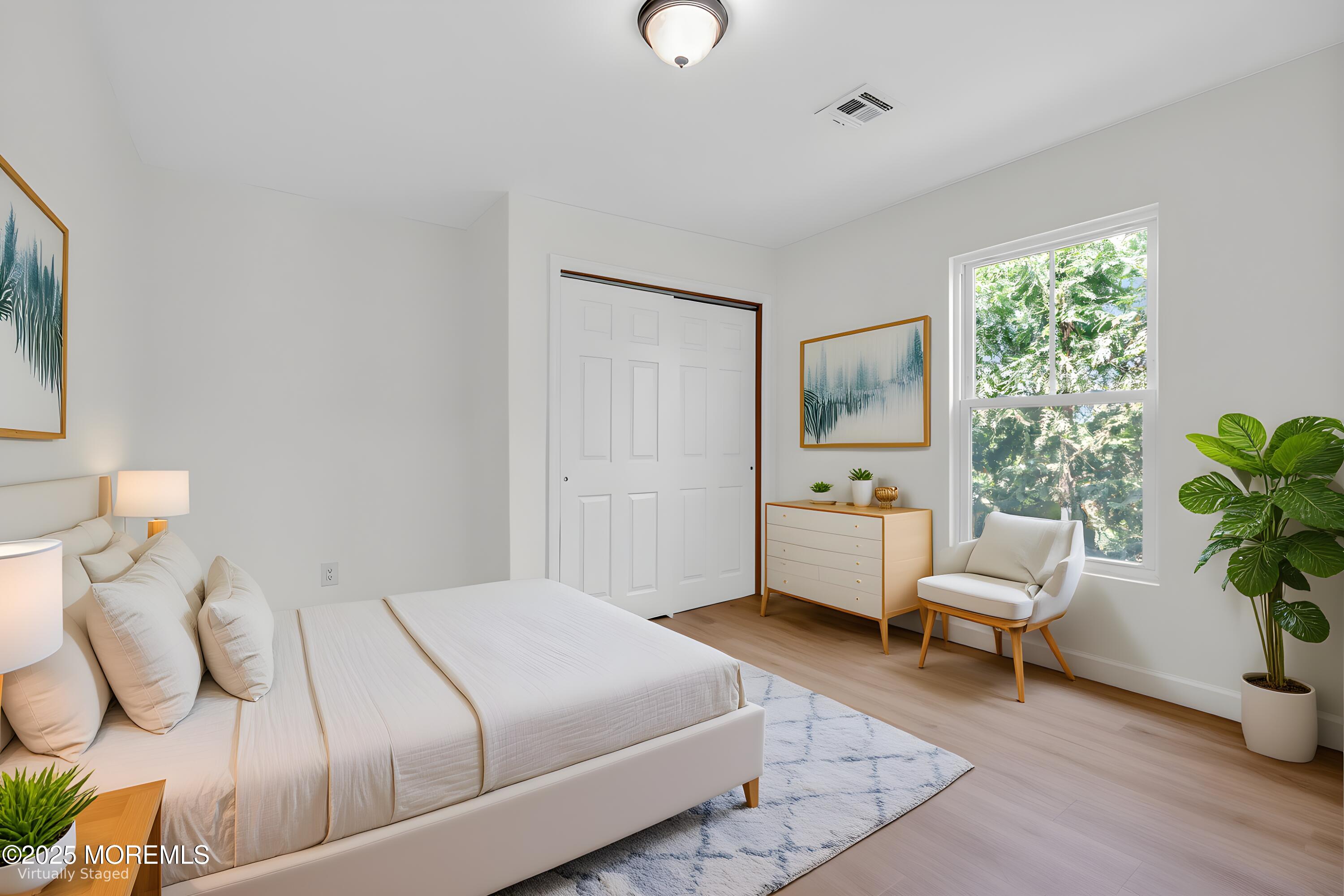 325 Hawthorne Avenue