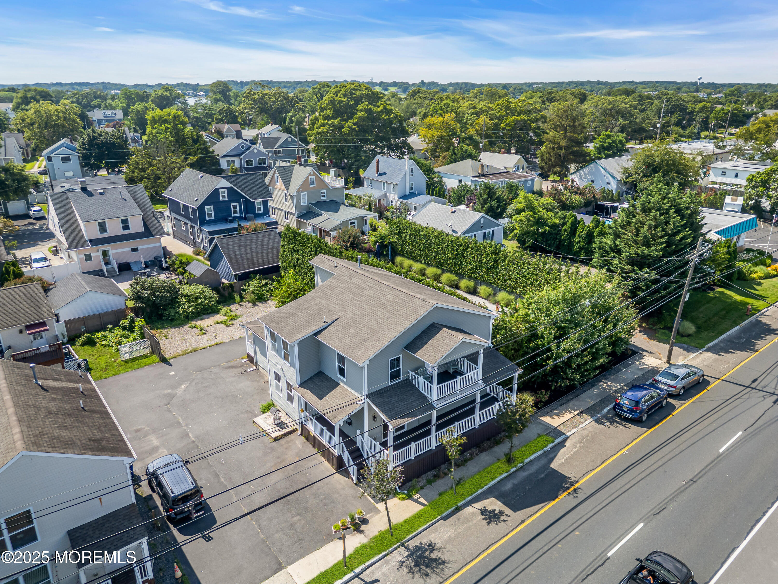 325 Hawthorne Avenue