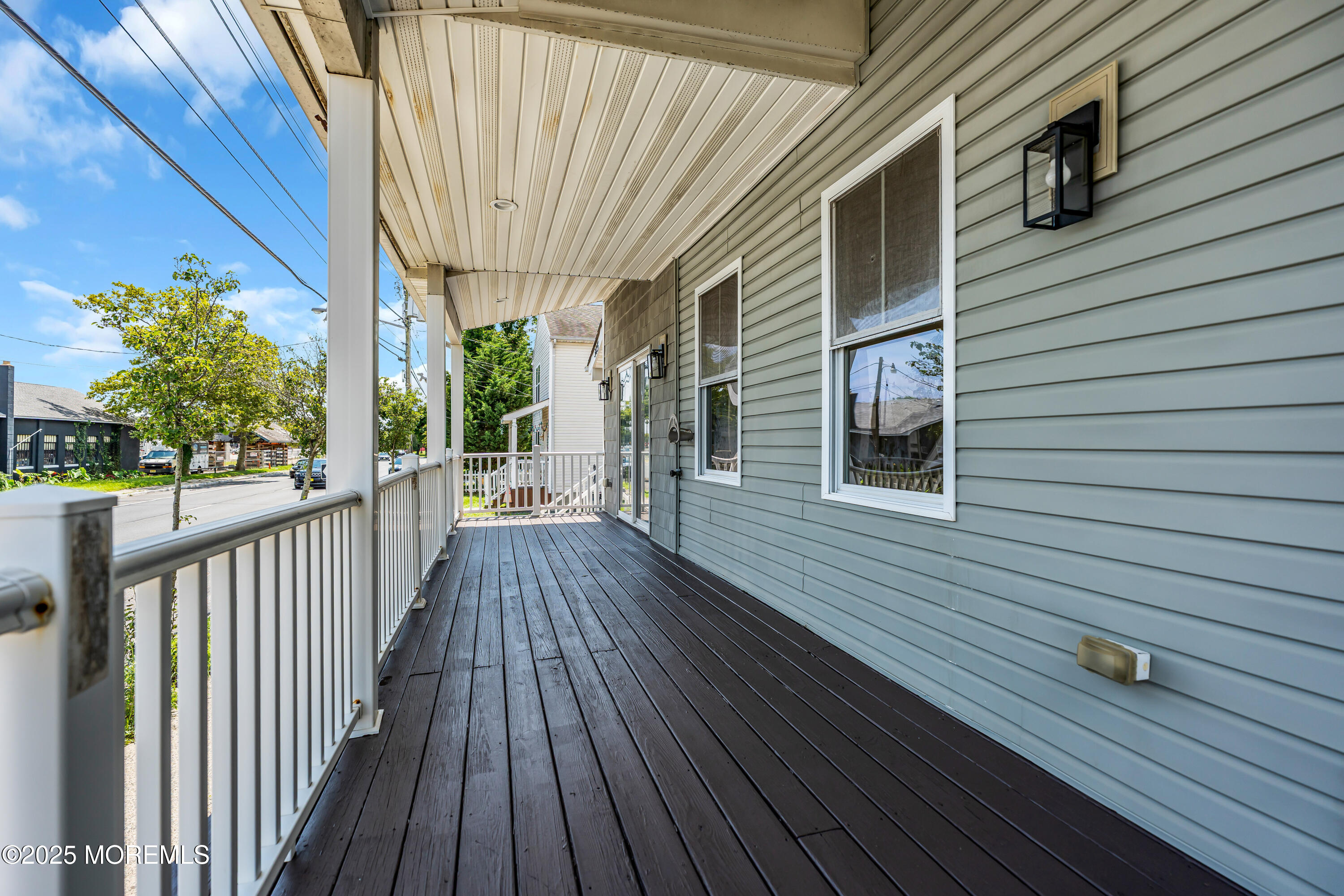 325 Hawthorne Avenue