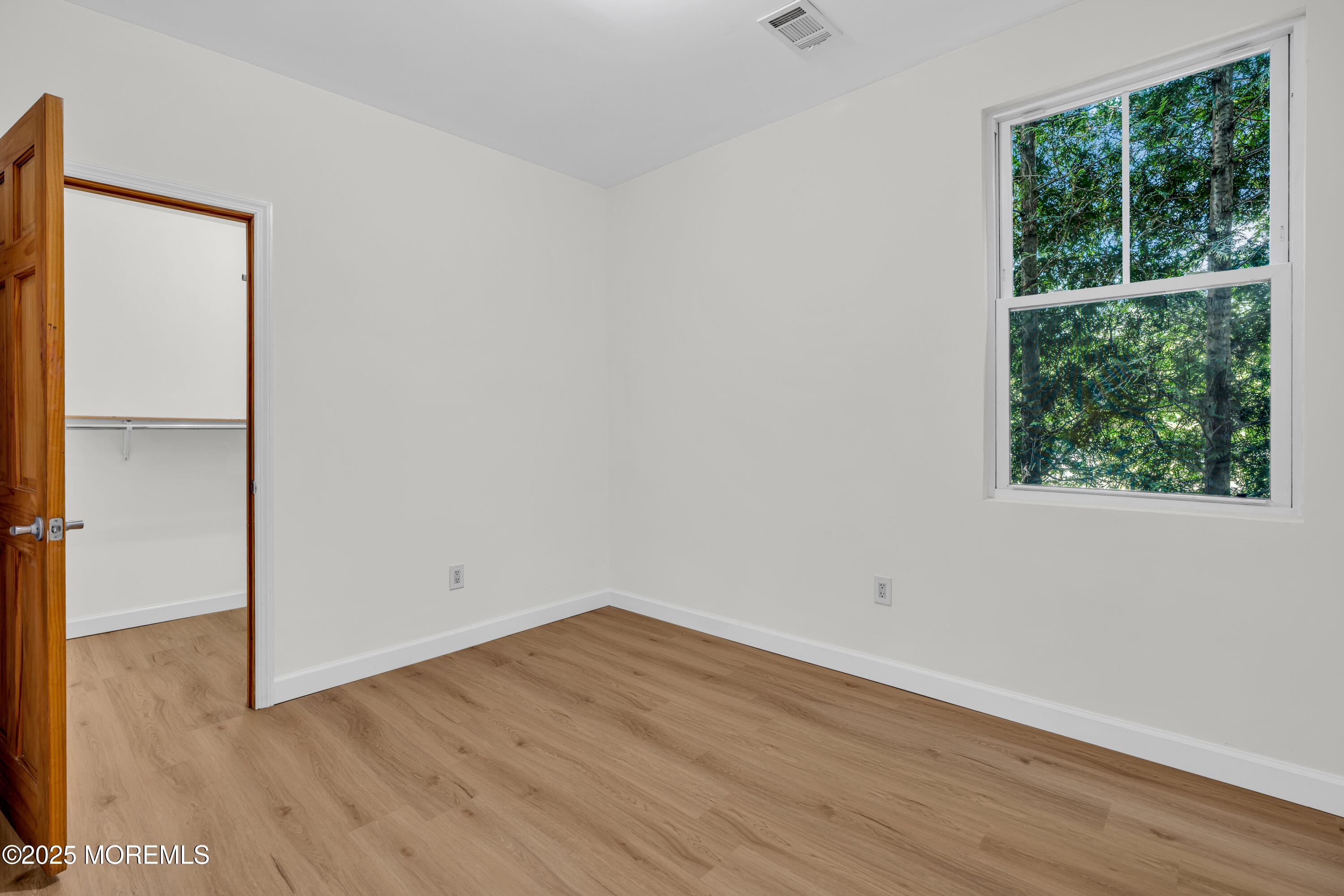 325 Hawthorne Avenue