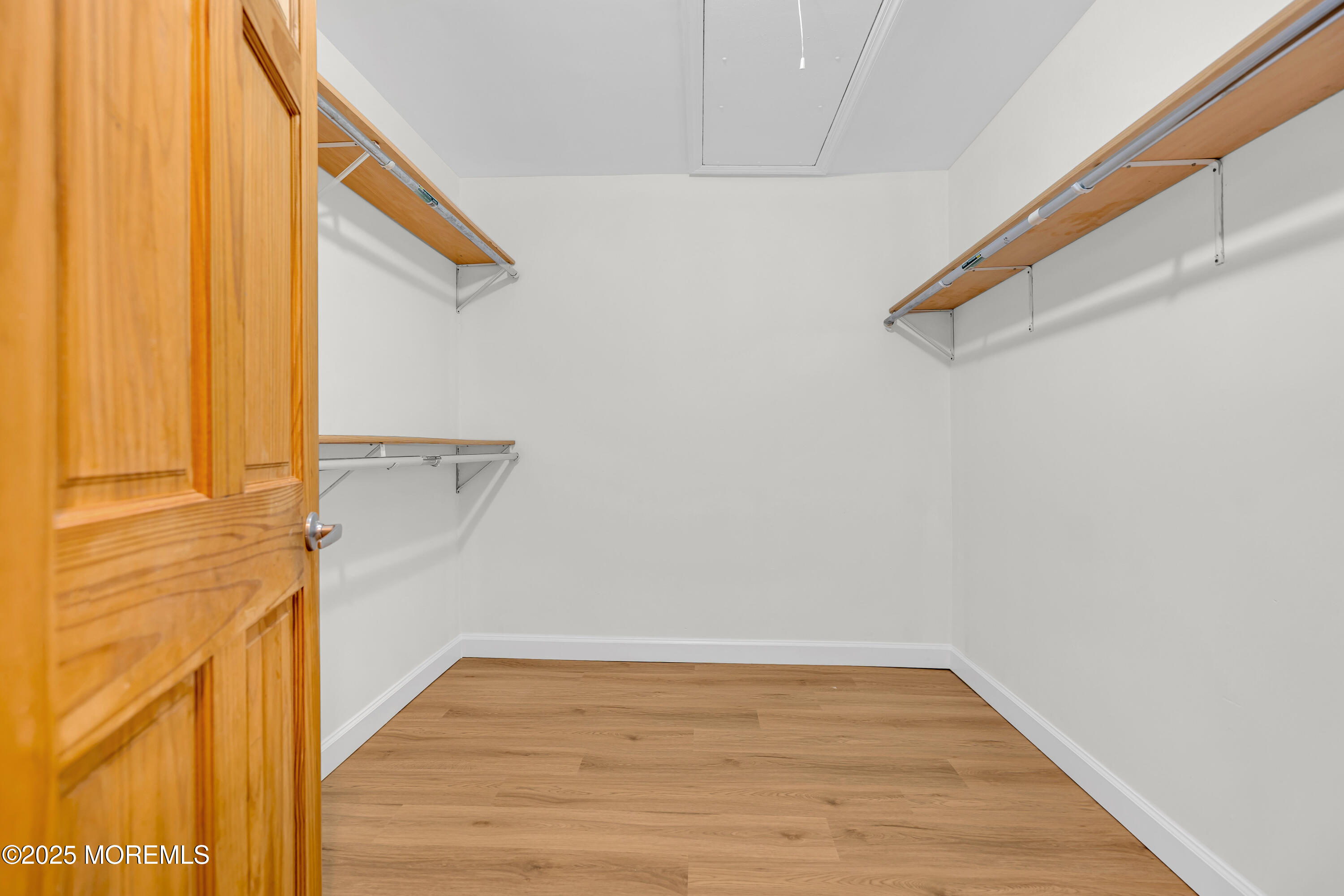 325 Hawthorne Avenue