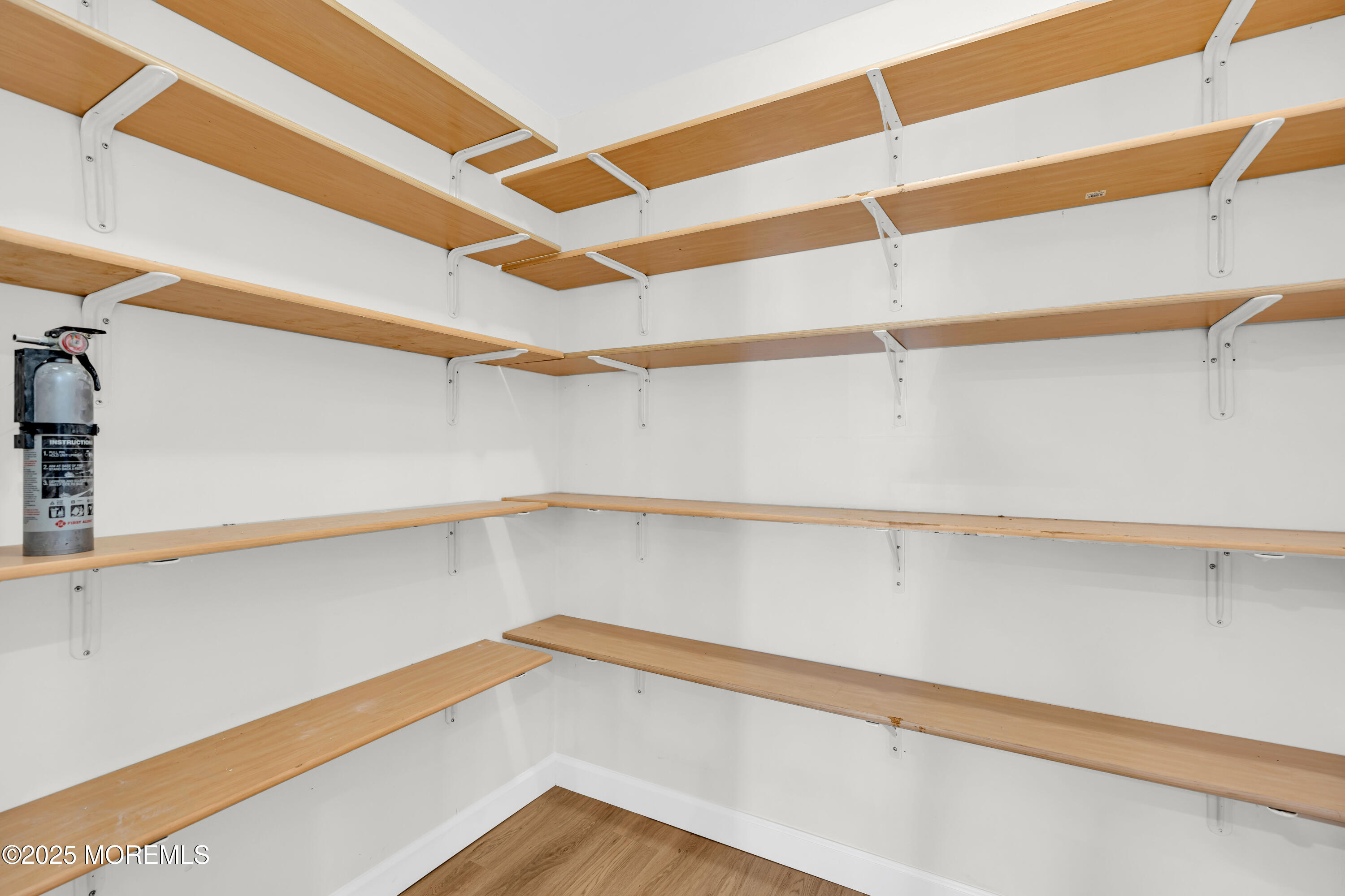 325 Hawthorne Avenue