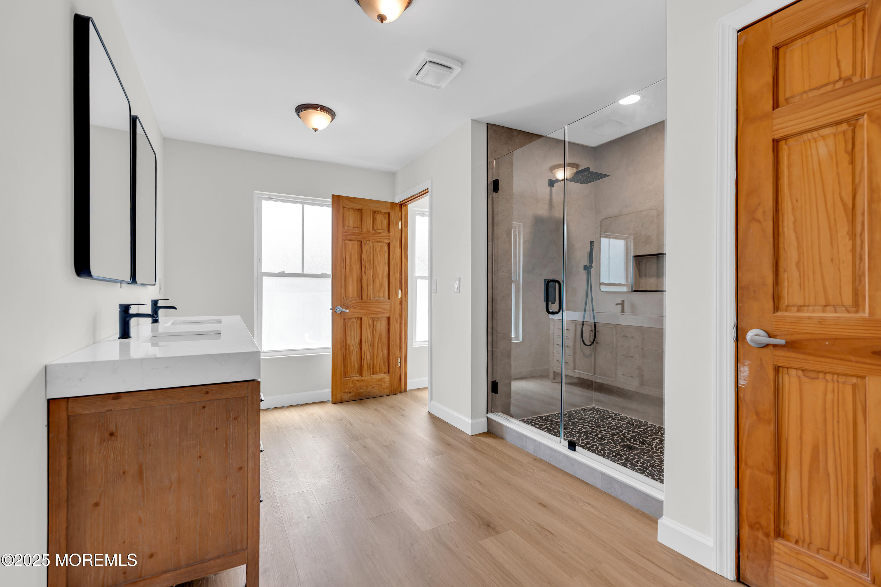 325 Hawthorne Avenue