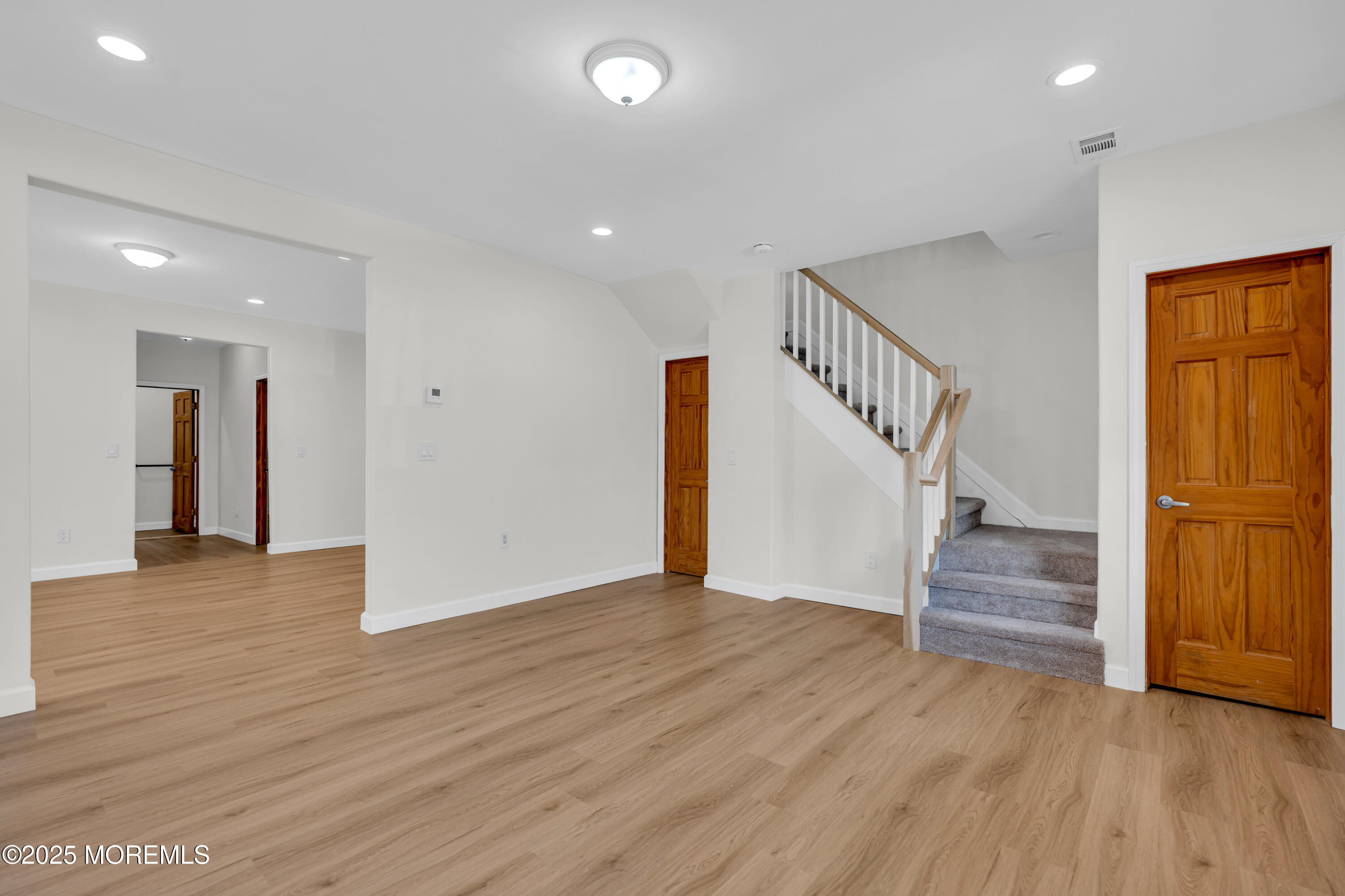 325 Hawthorne Avenue