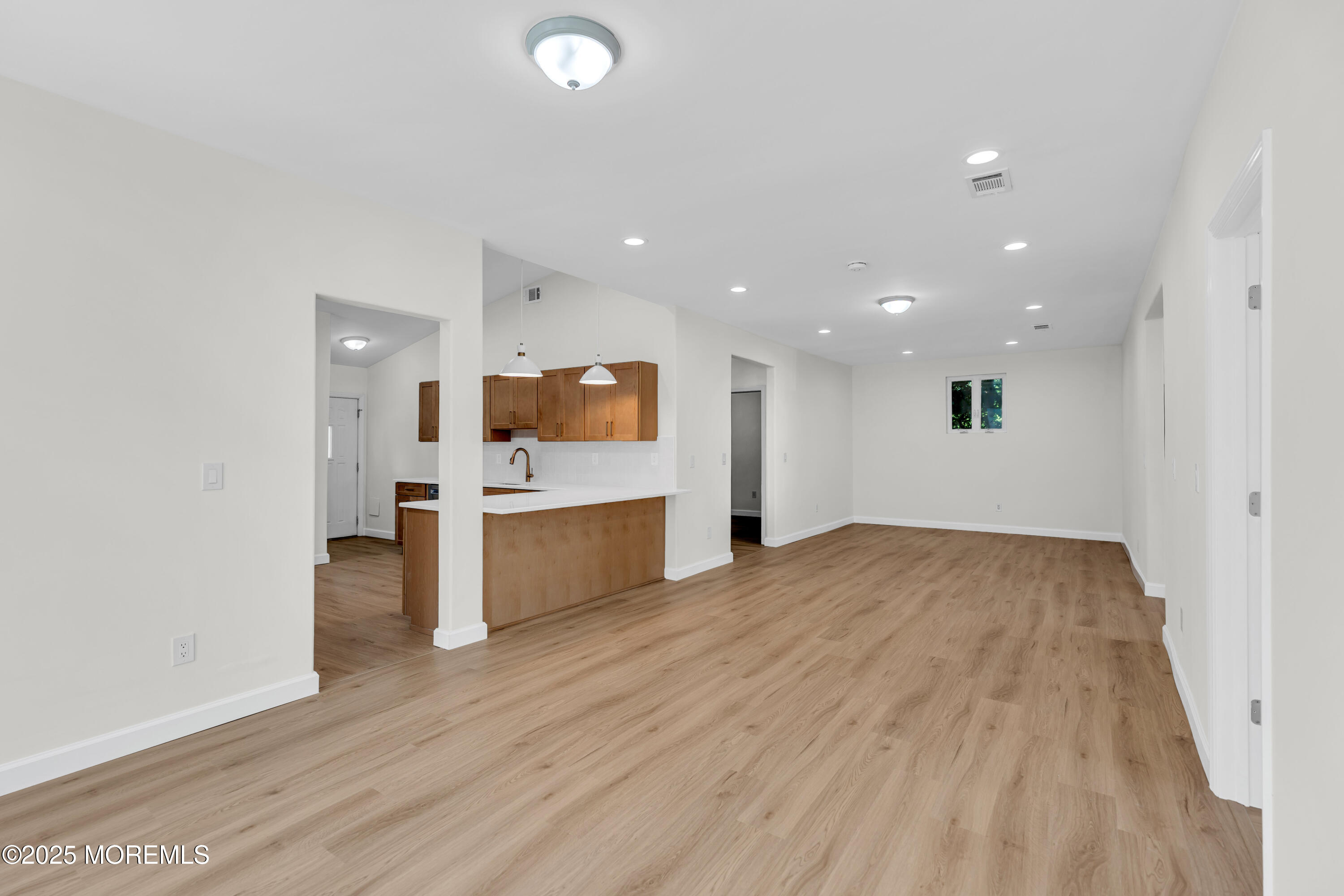 325 Hawthorne Avenue