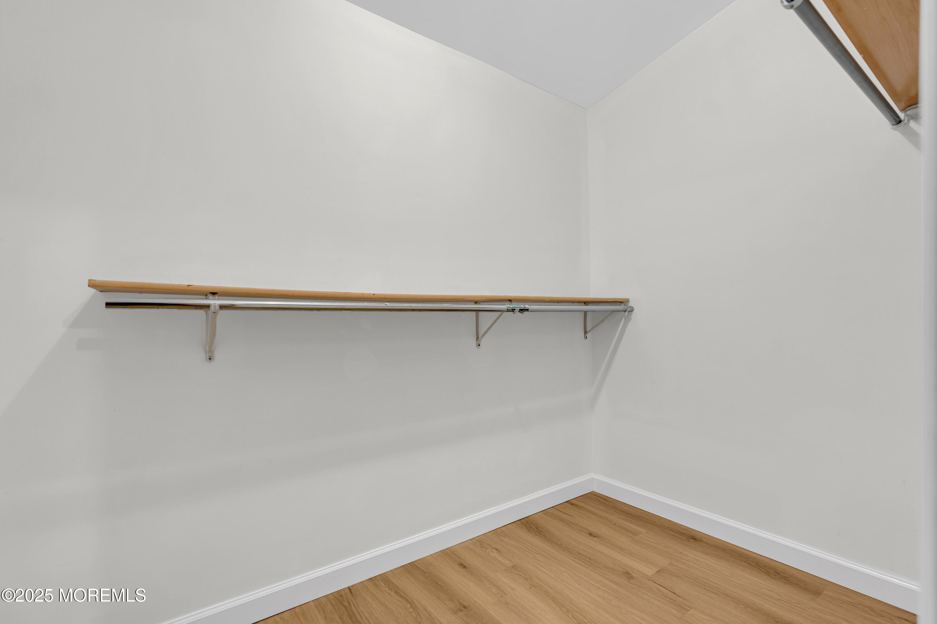 325 Hawthorne Avenue