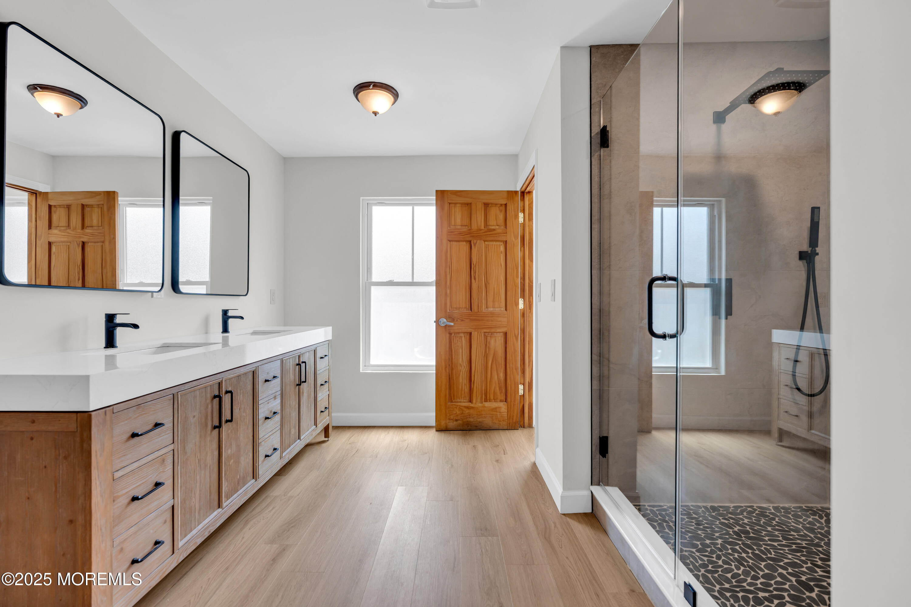 325 Hawthorne Avenue