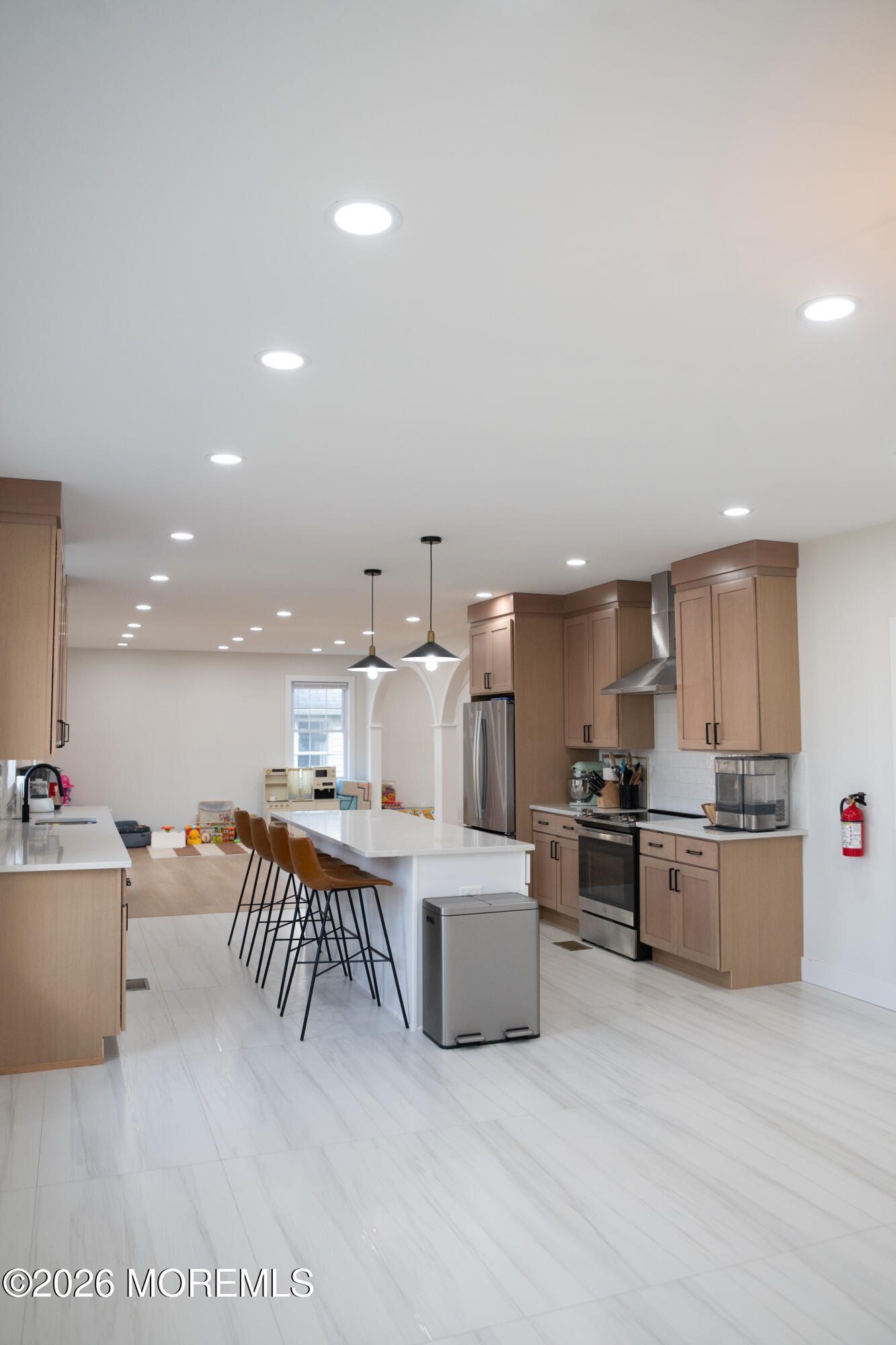 405 Lakewood Avenue