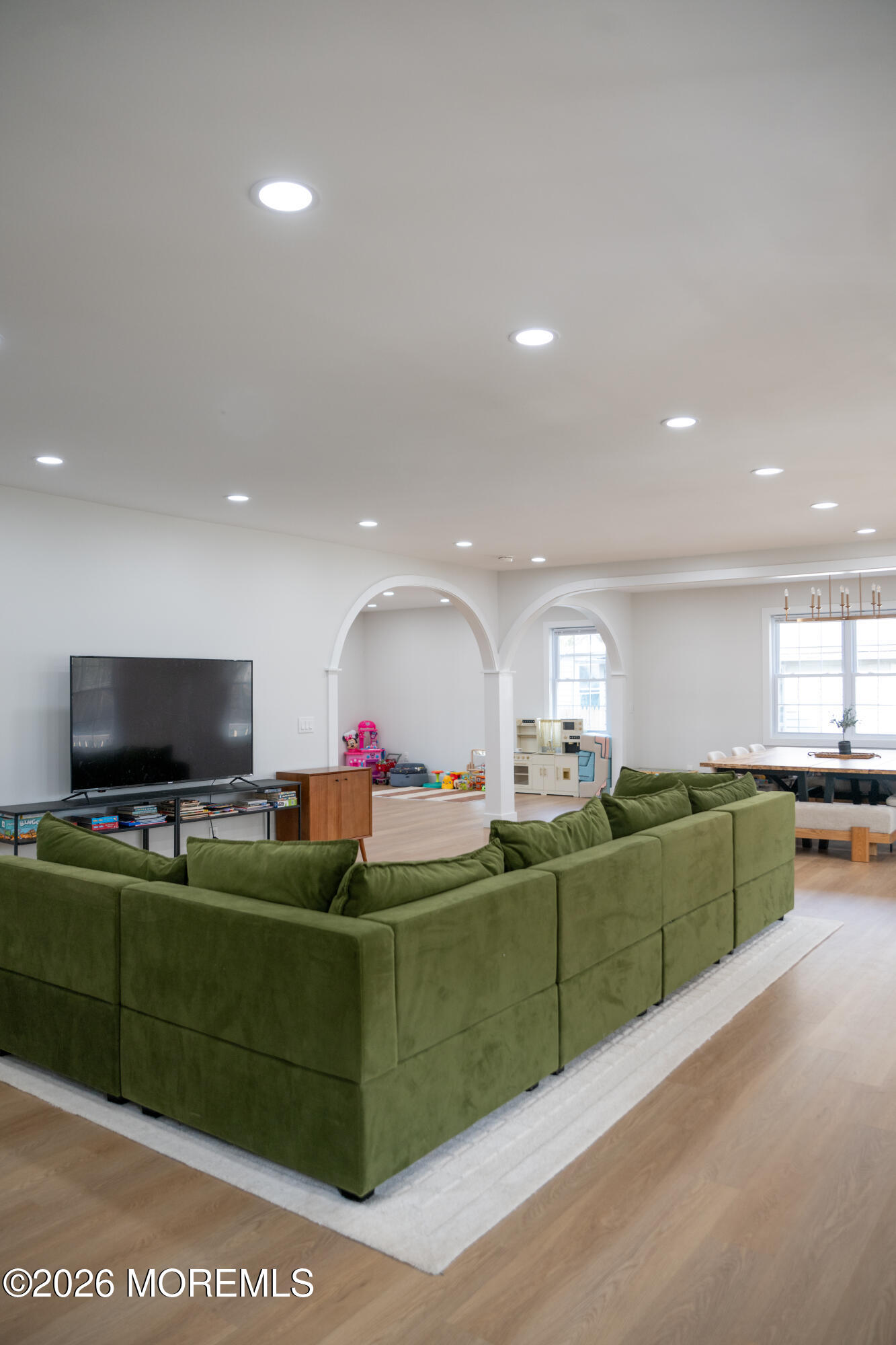 405 Lakewood Avenue